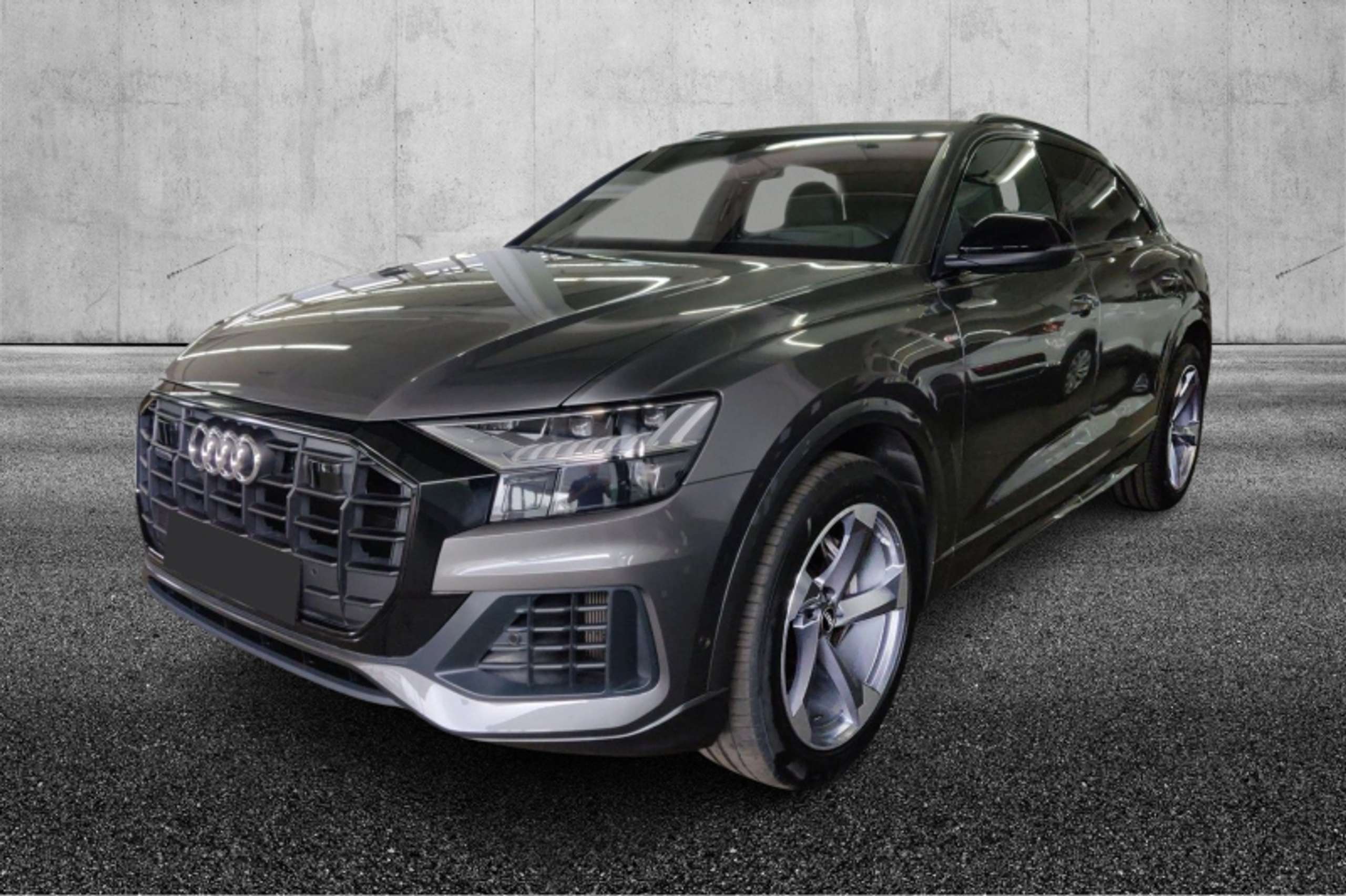 Audi - Q8