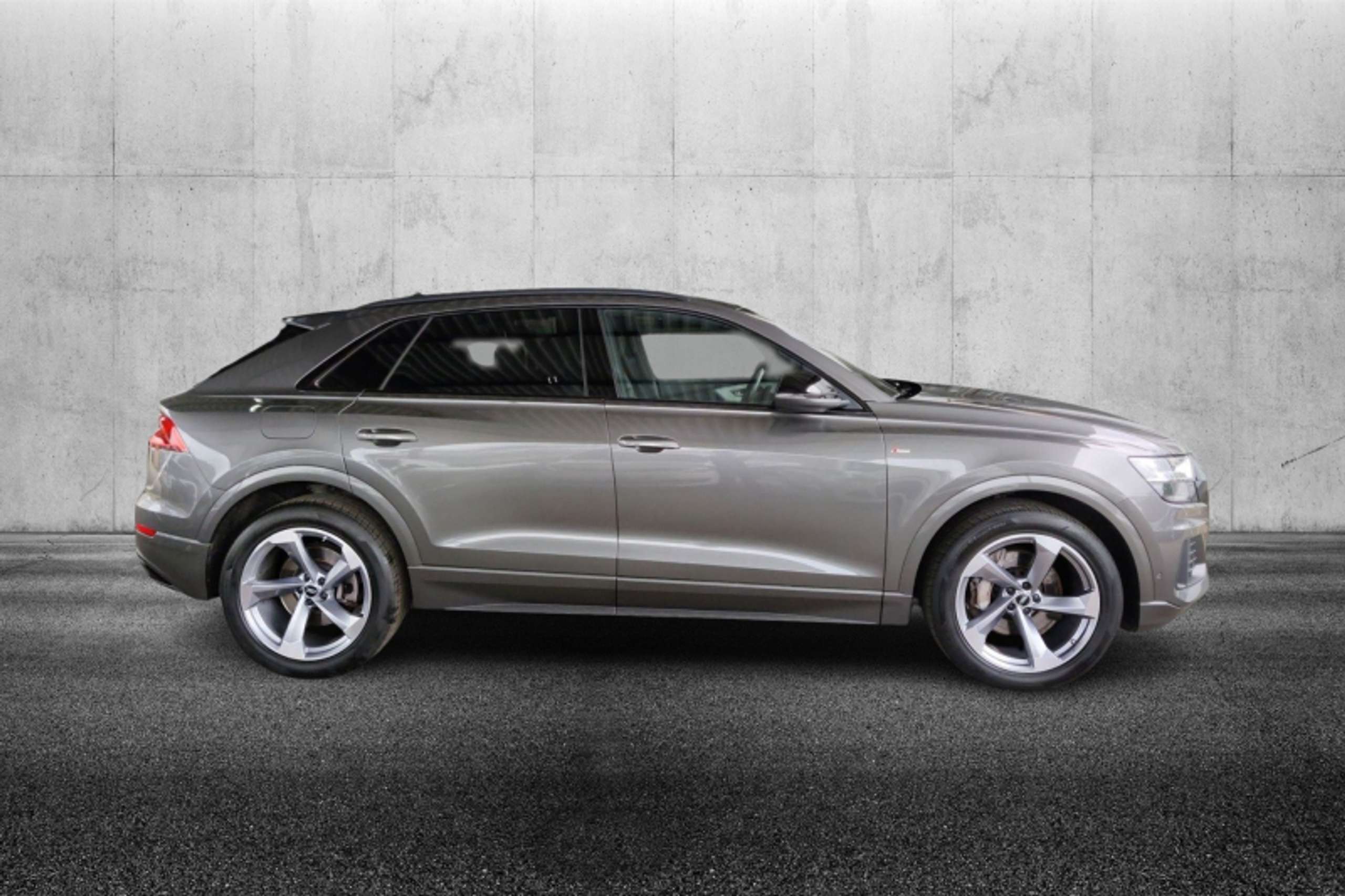 Audi - Q8