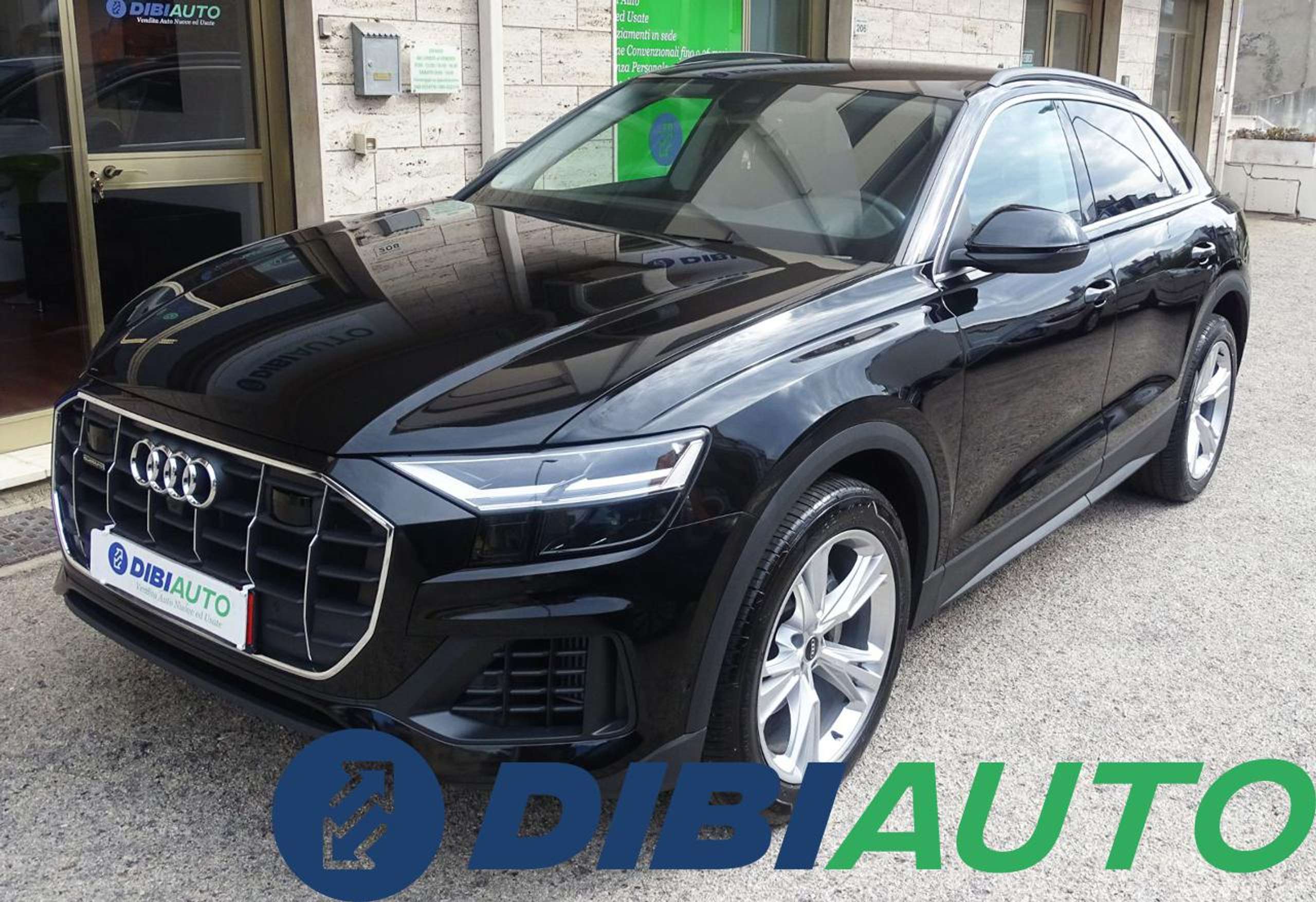 Audi - Q8