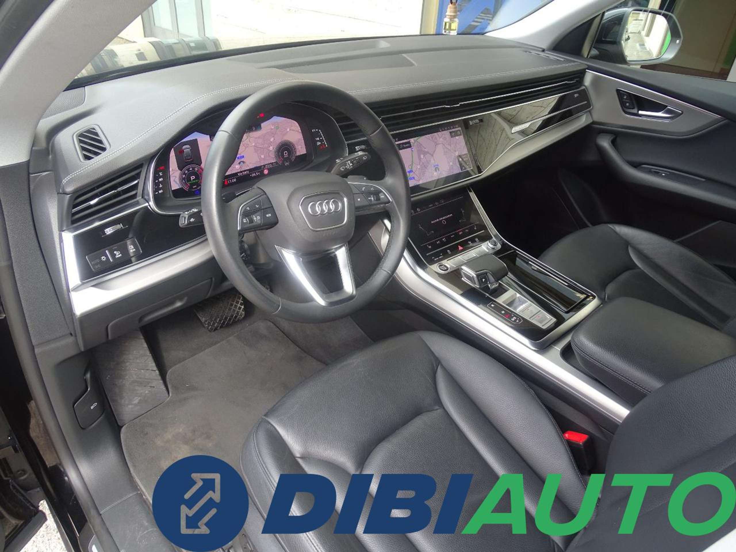 Audi - Q8