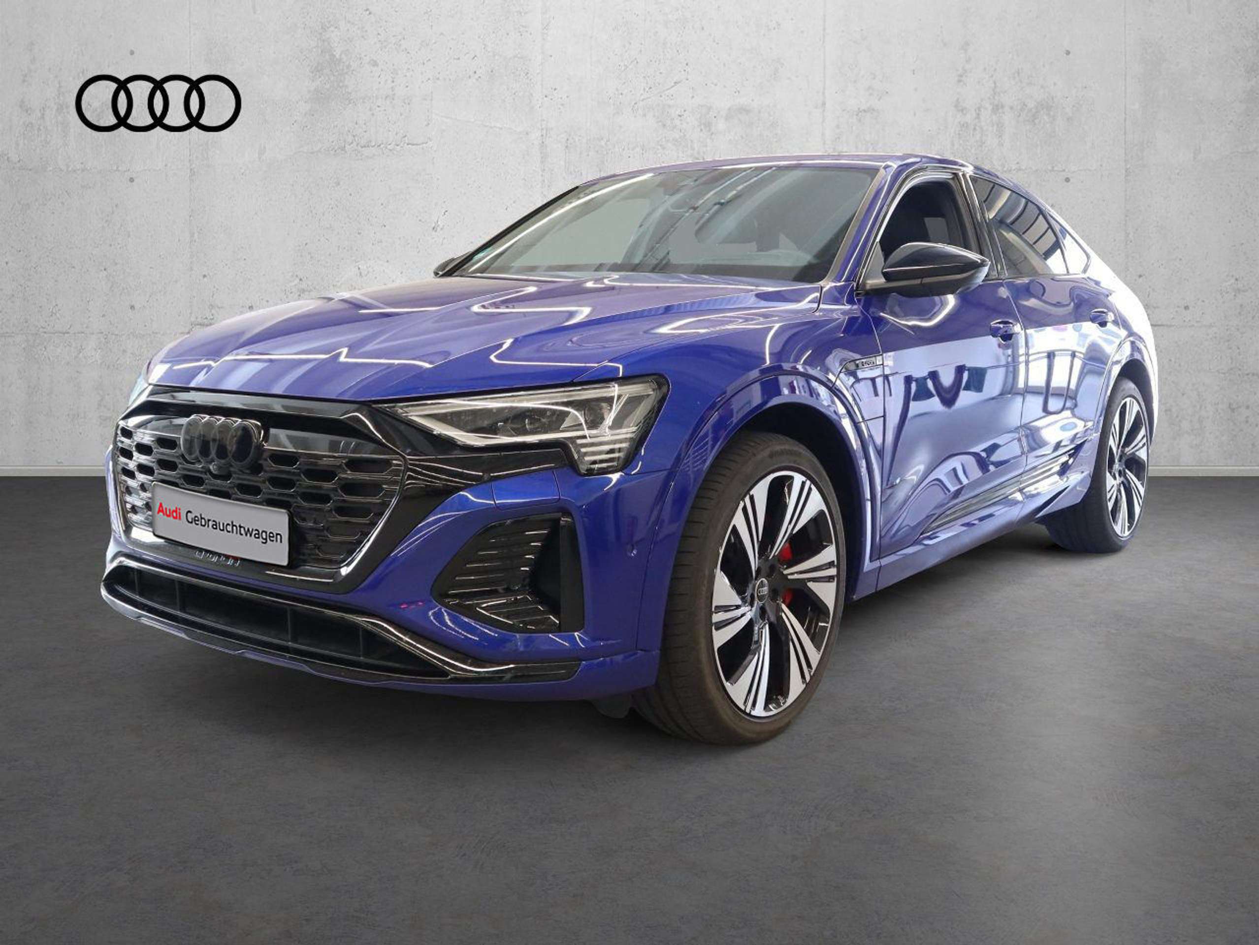 Audi - Q8 e-tron