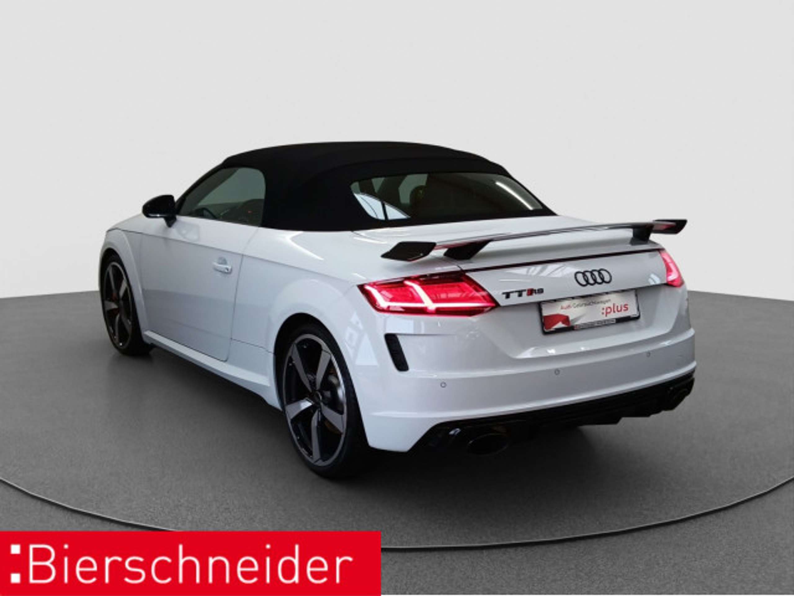 Audi - TT RS