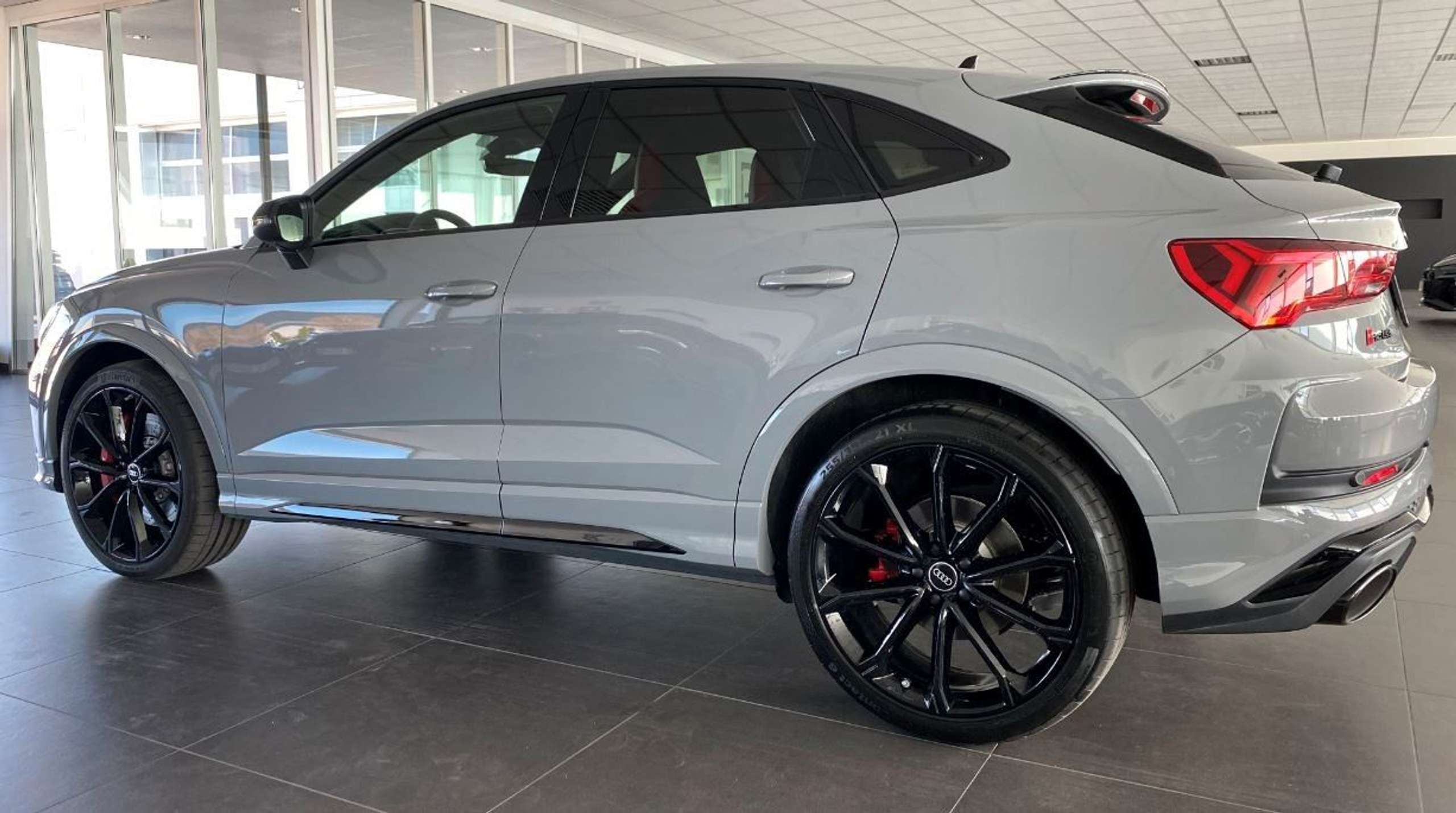 Audi - RS Q3