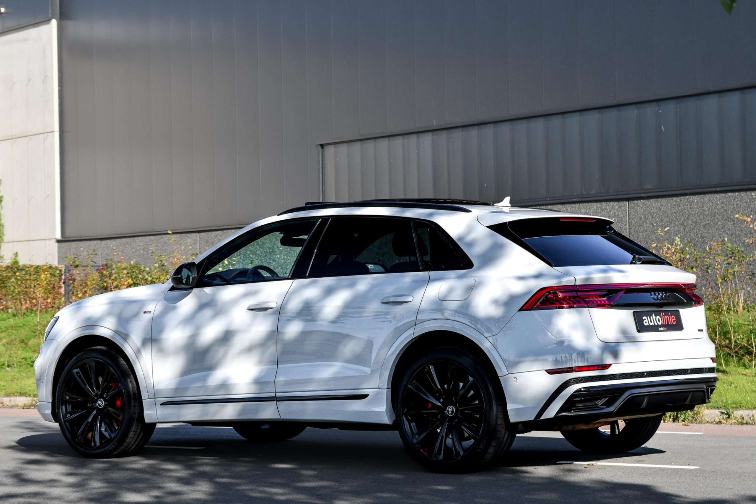 Audi - Q8