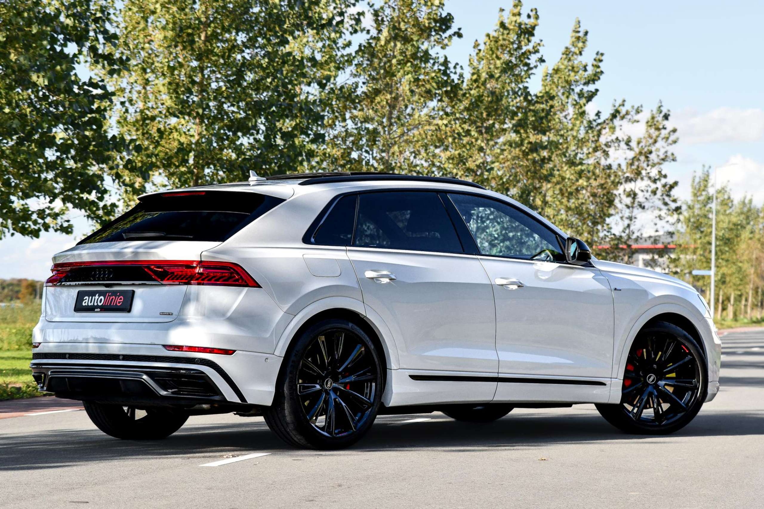 Audi - Q8