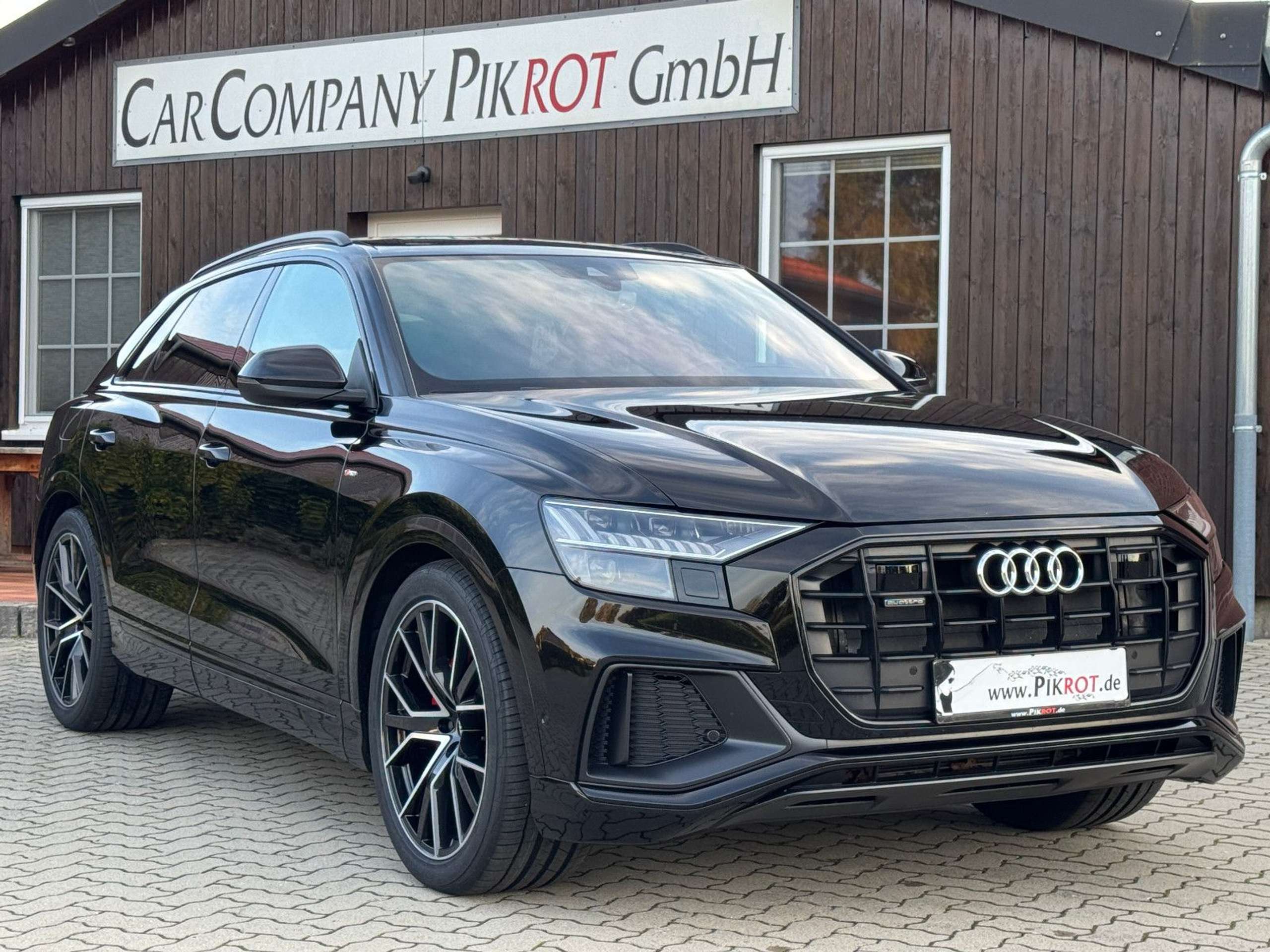 Audi - Q8