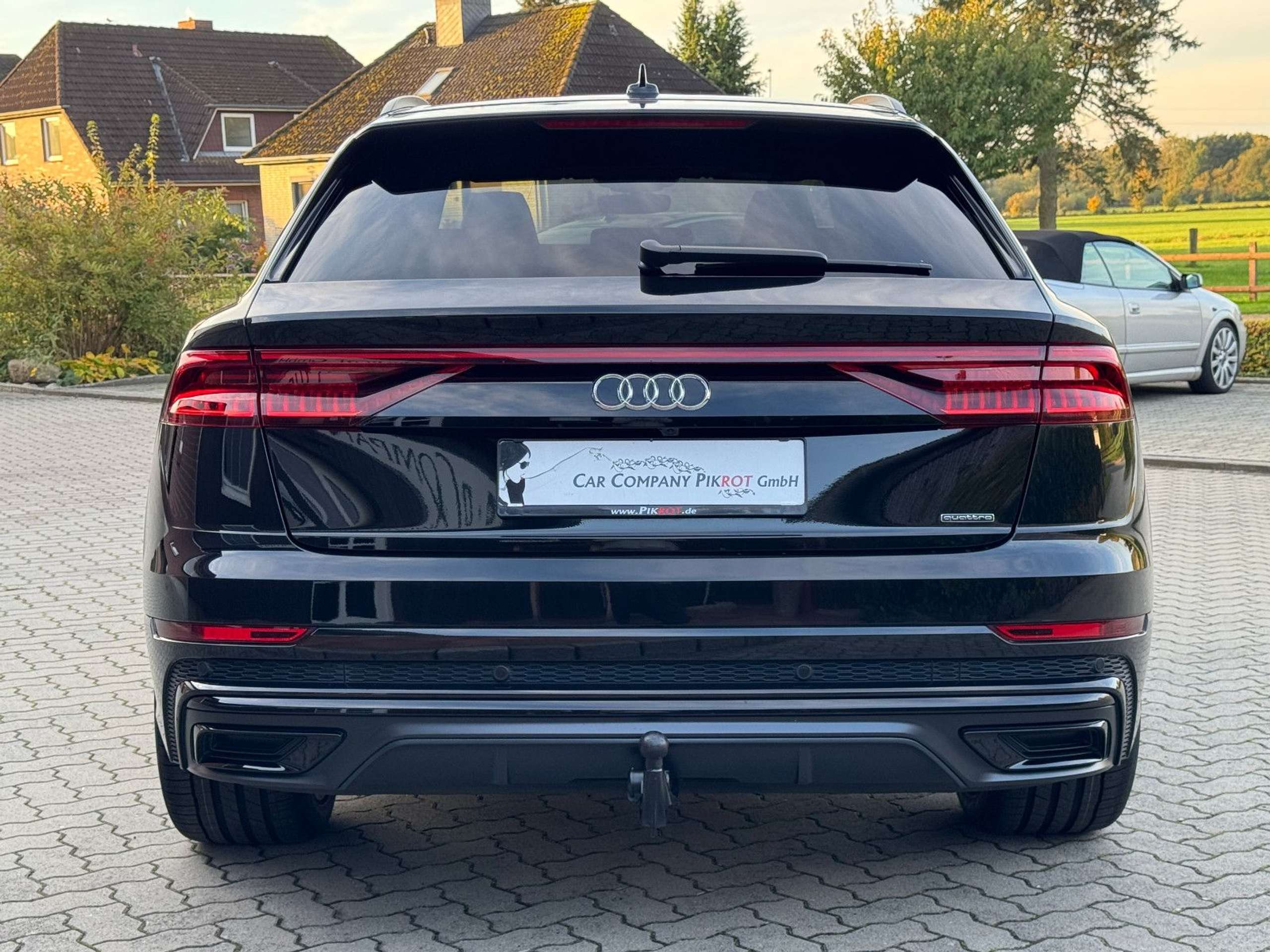 Audi - Q8