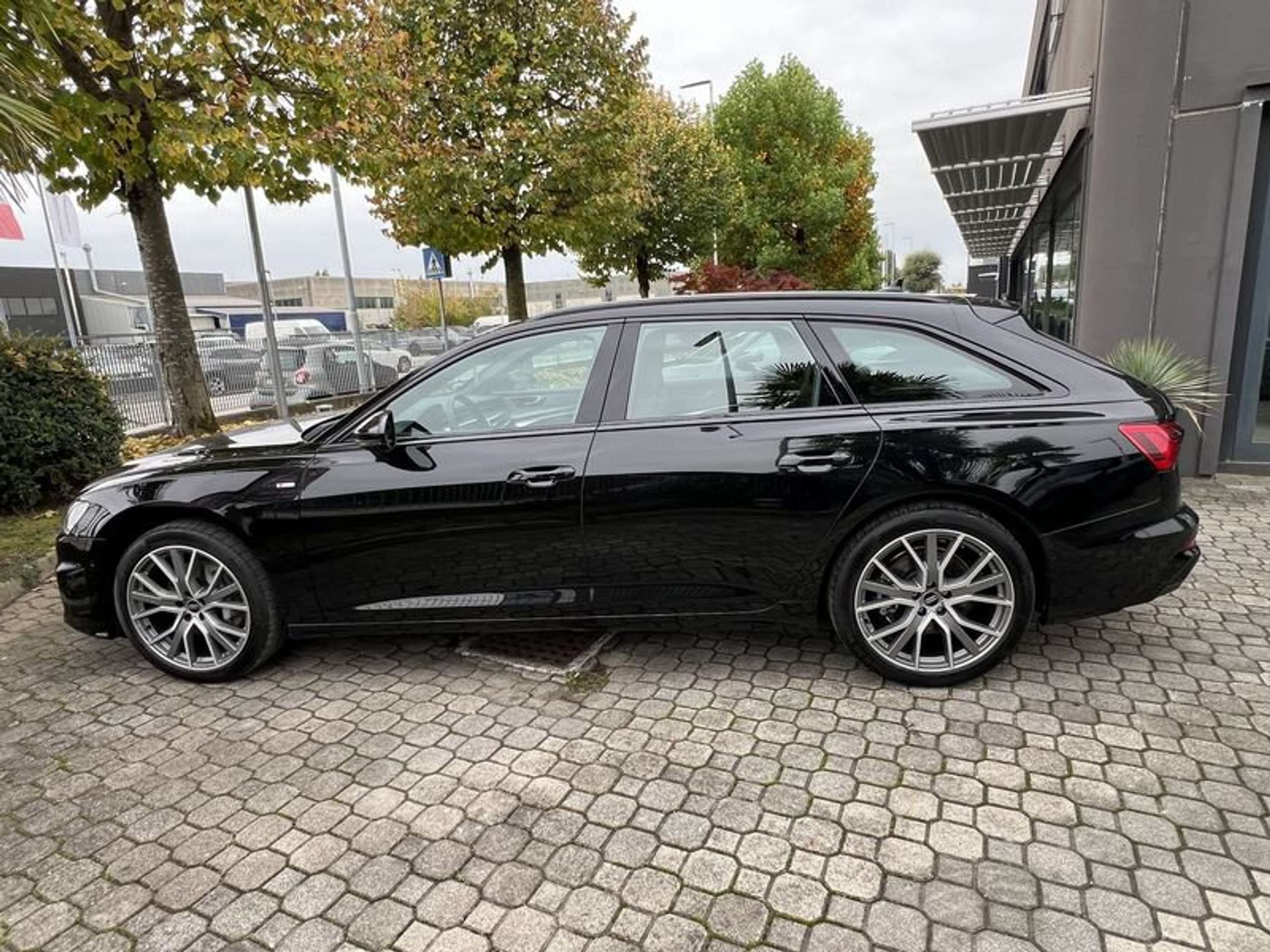 Audi - A6