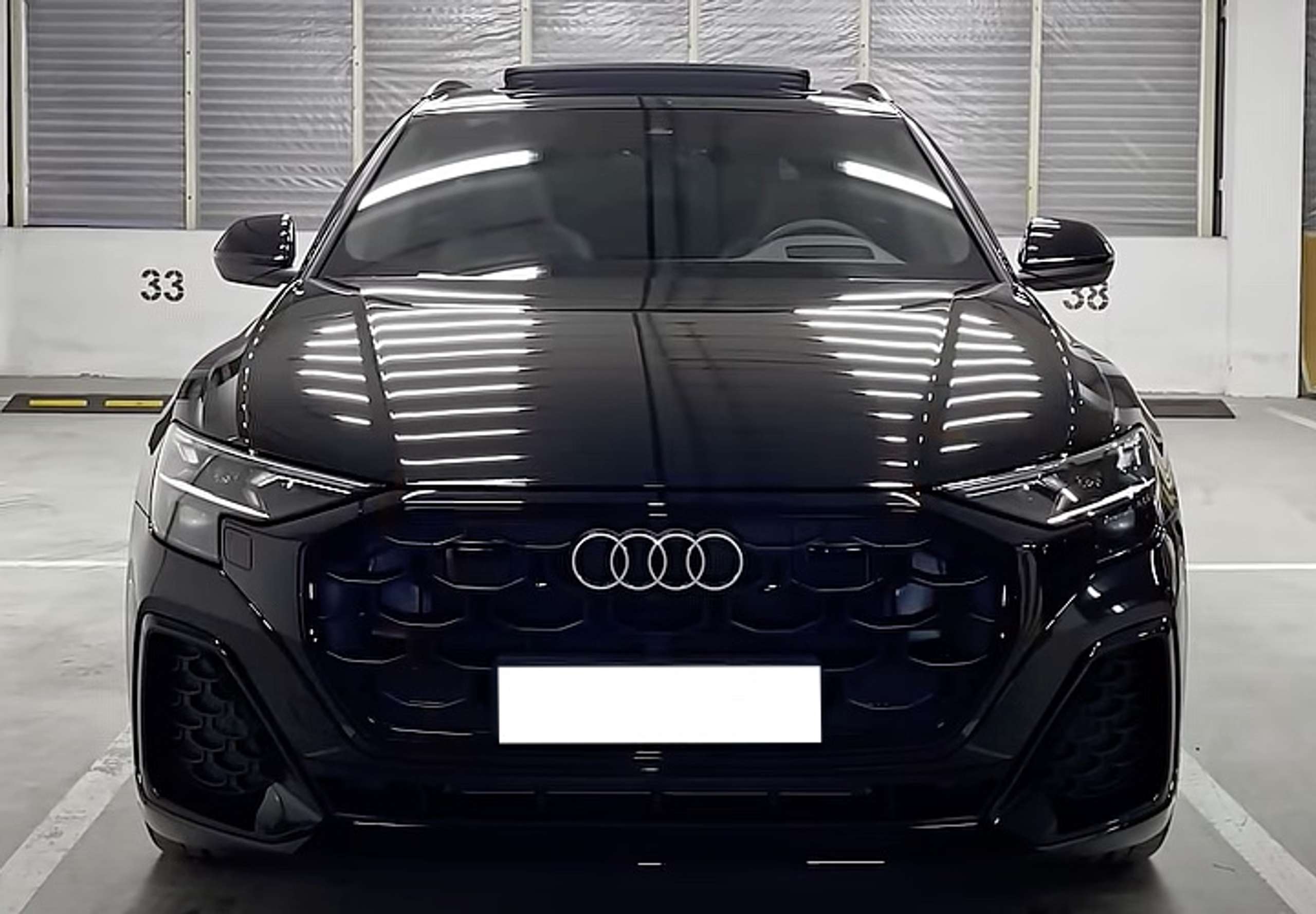 Audi - Q8