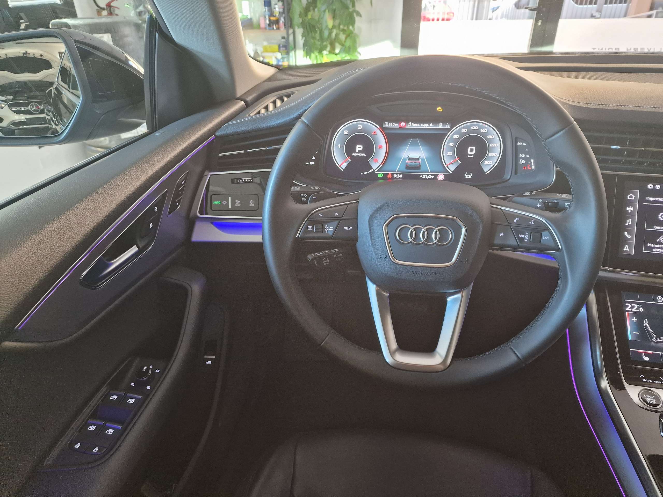 Audi - Q8