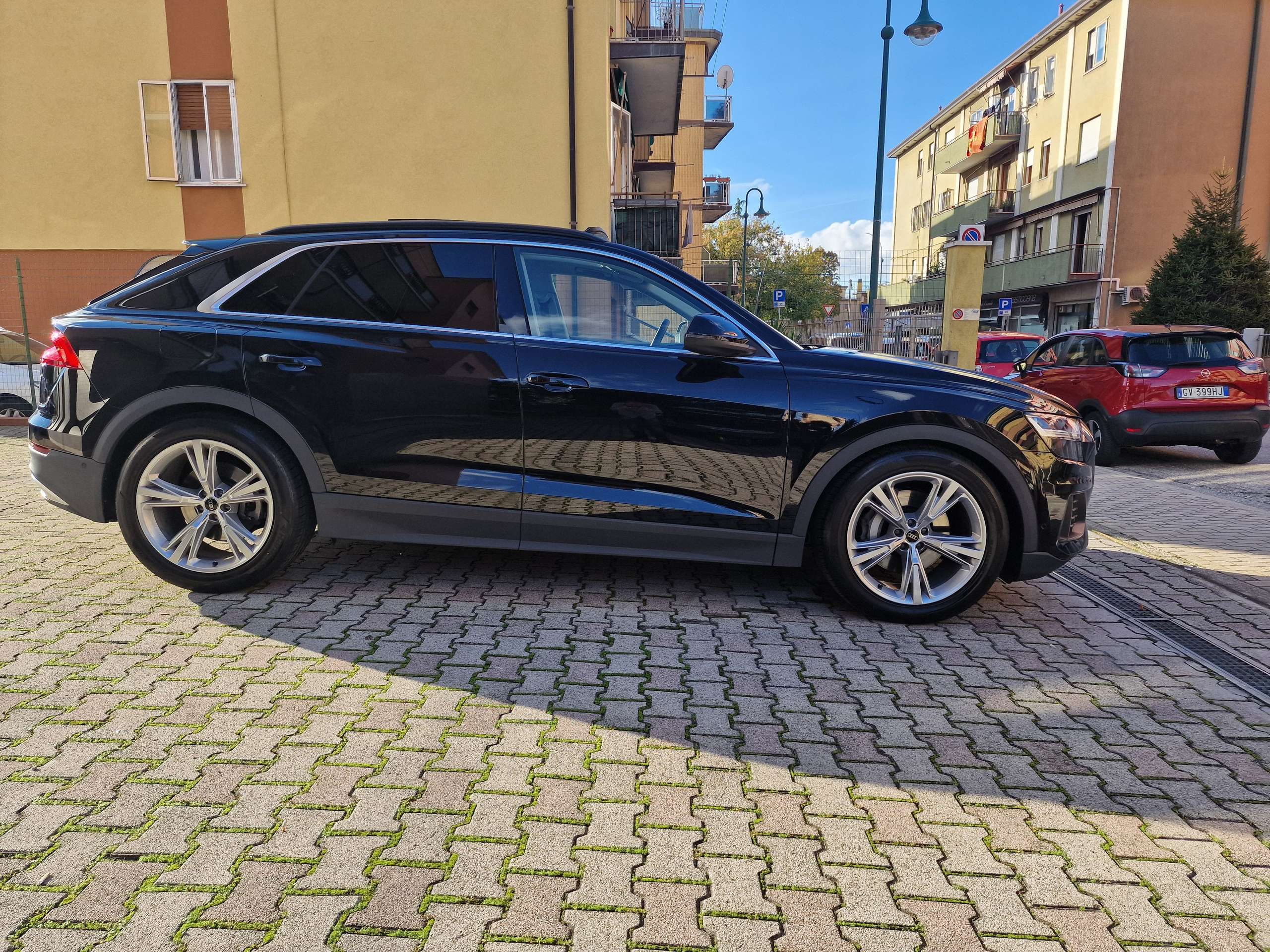 Audi - Q8