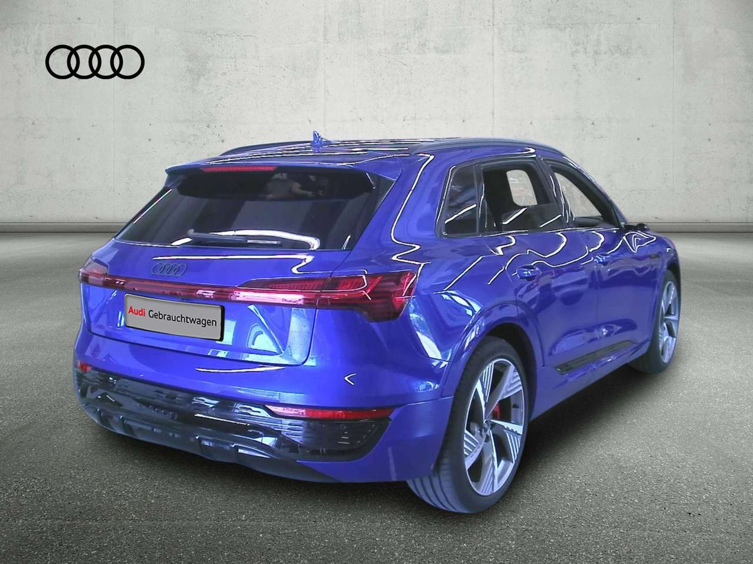 Audi - Q8 e-tron