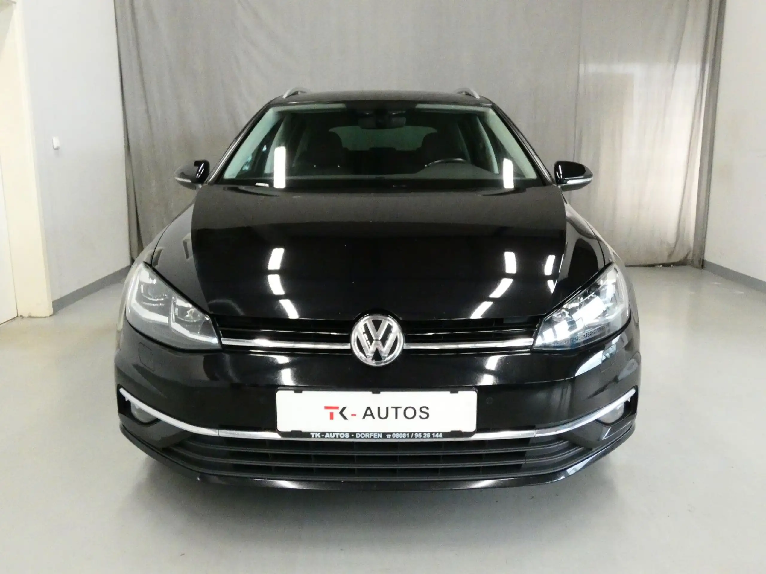 Volkswagen - Golf