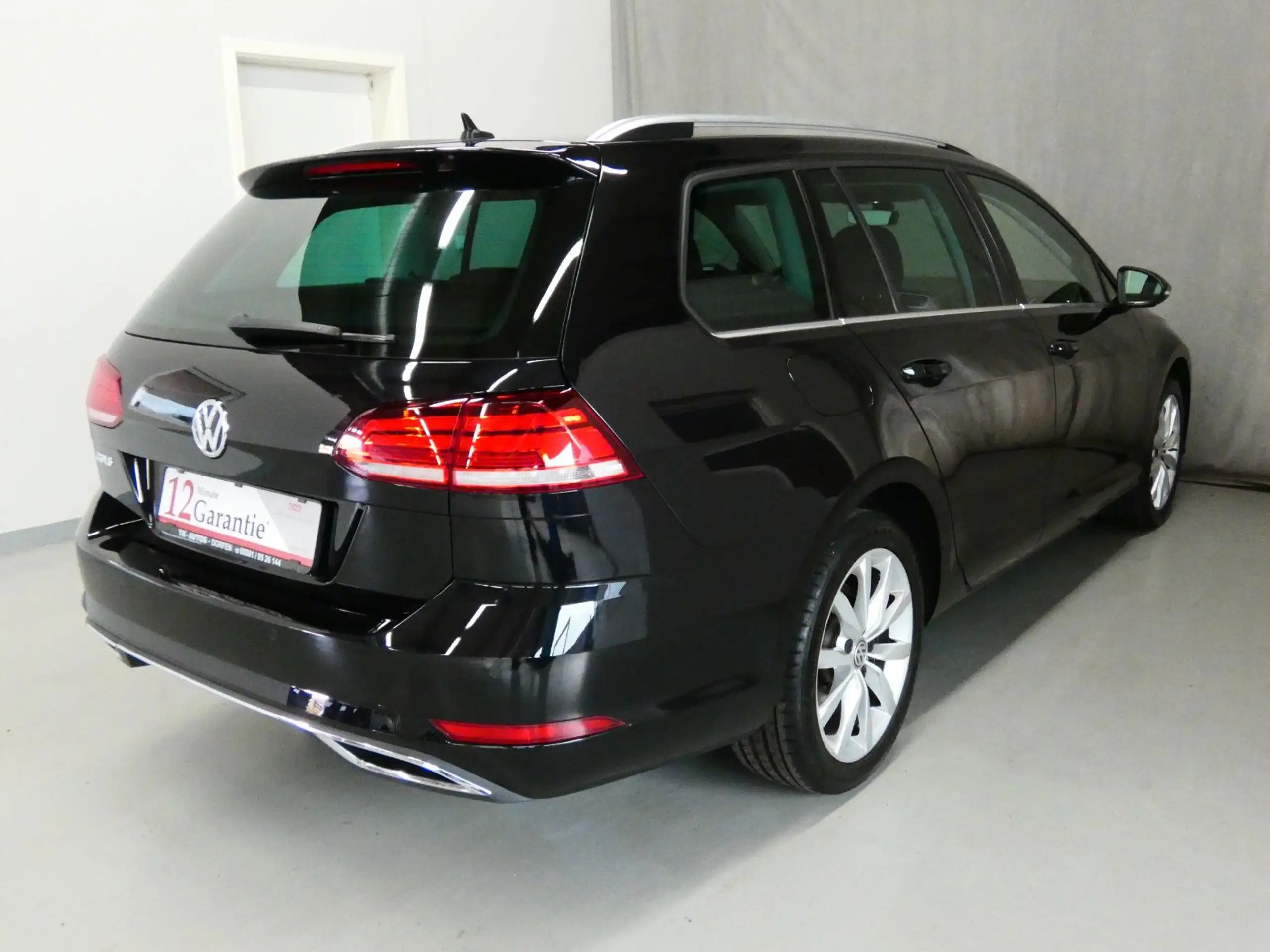 Volkswagen - Golf