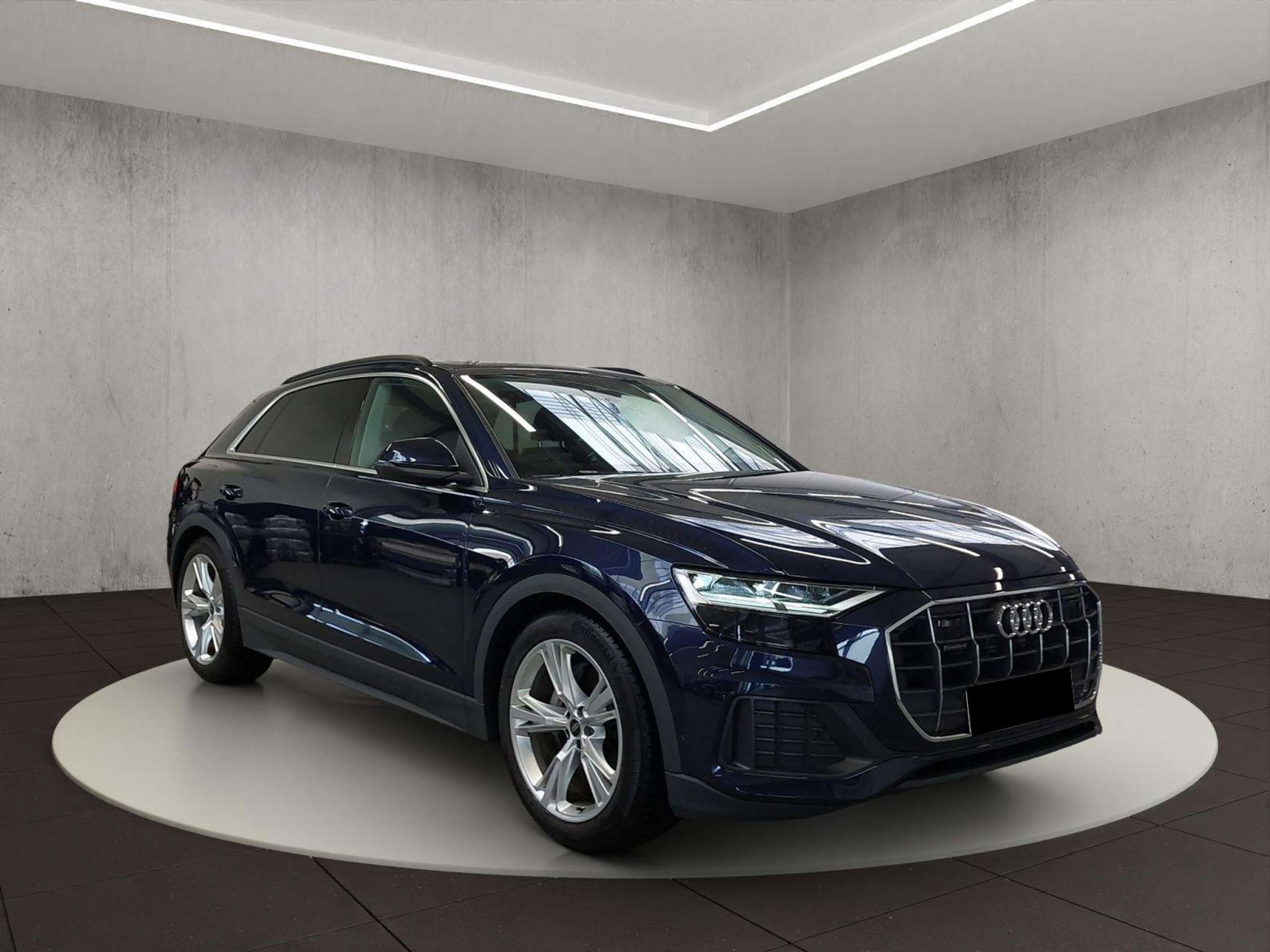 Audi - Q8