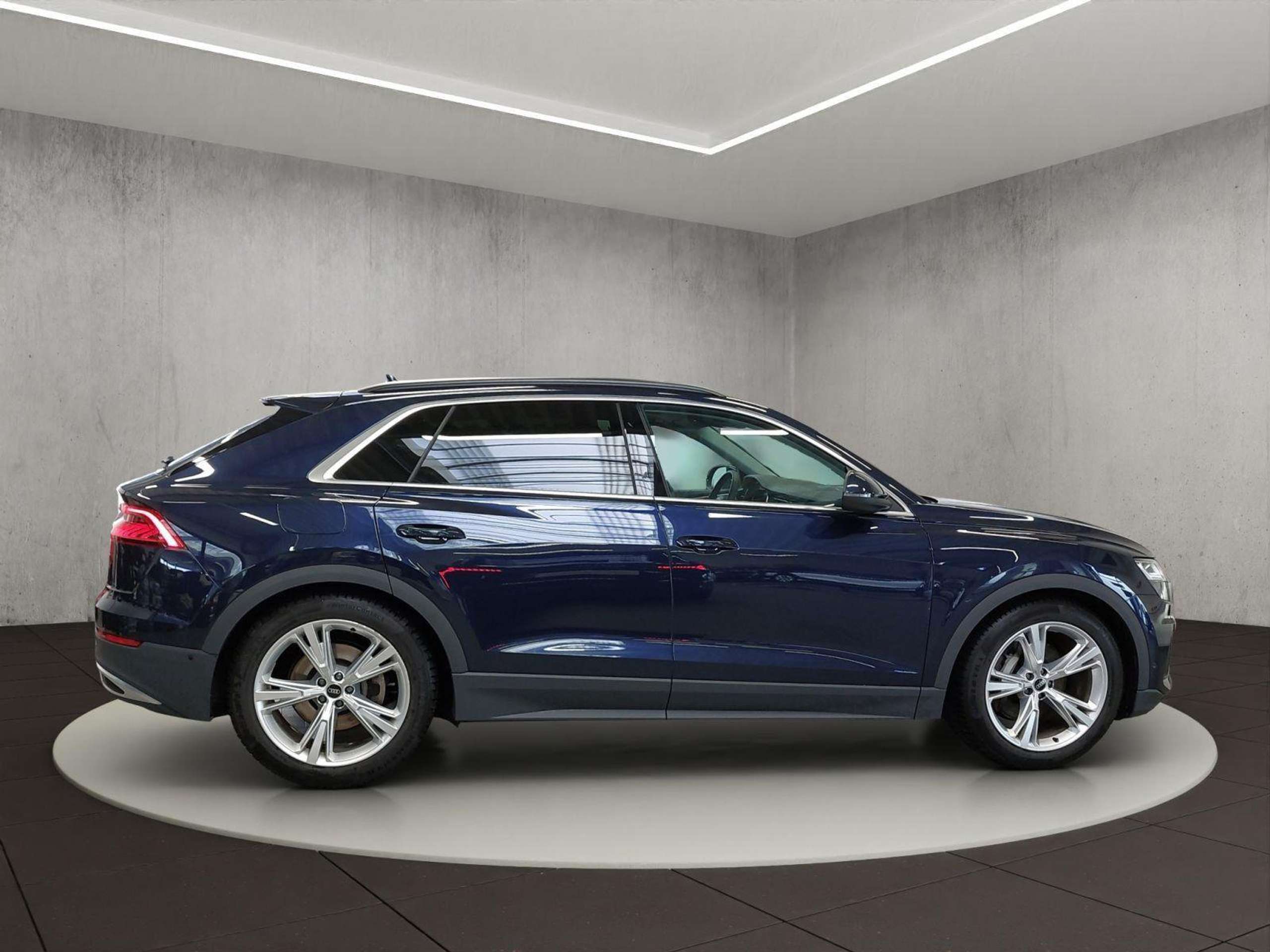 Audi - Q8