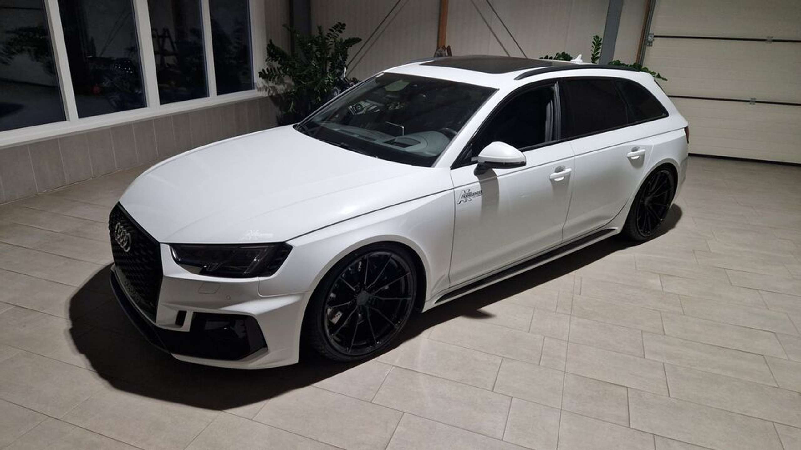 Audi - RS4