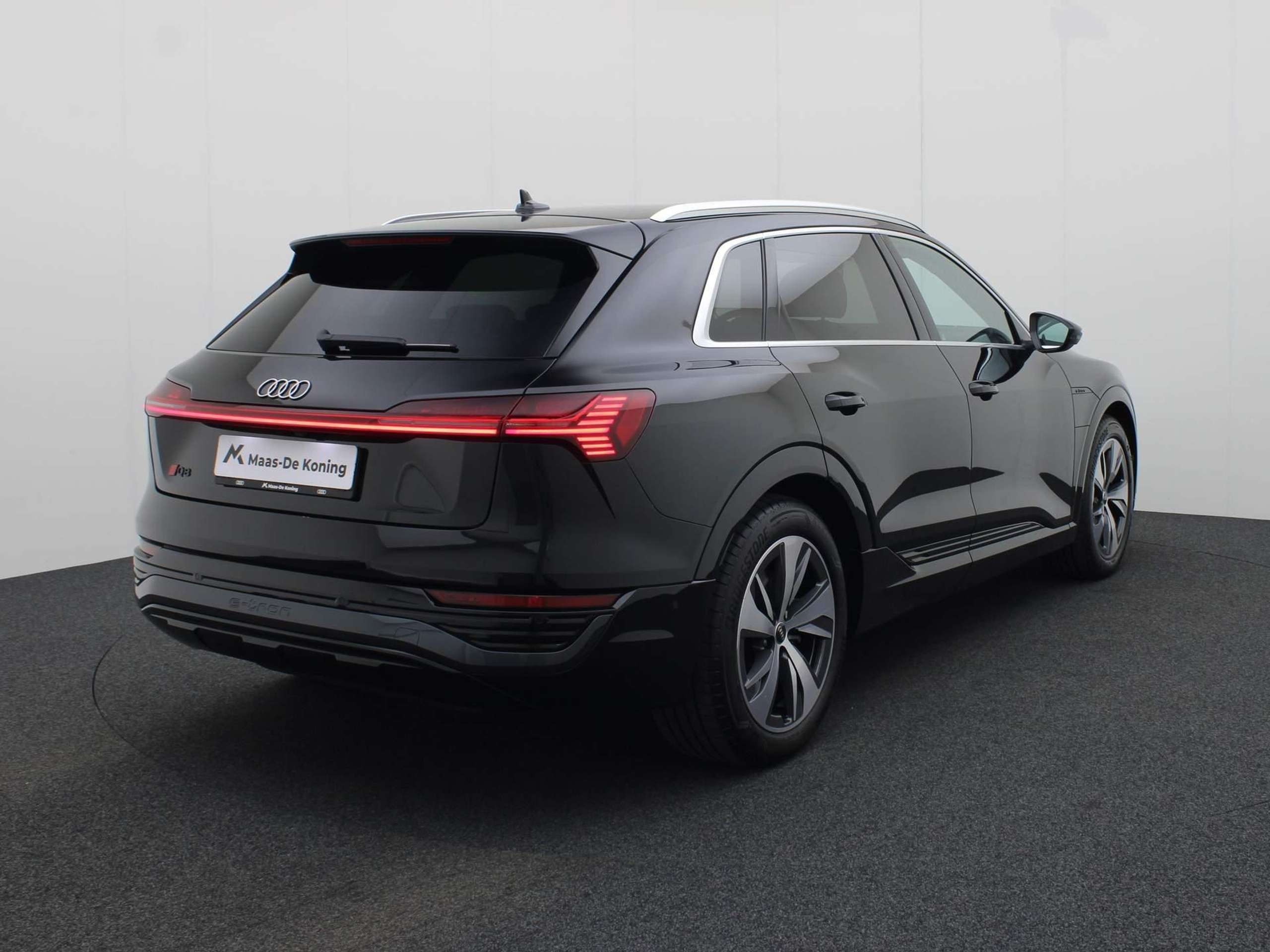 Audi - Q8 e-tron