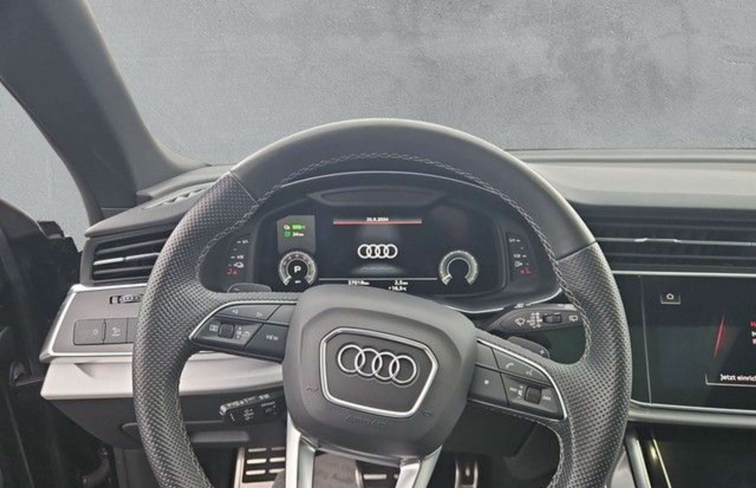 Audi - Q8