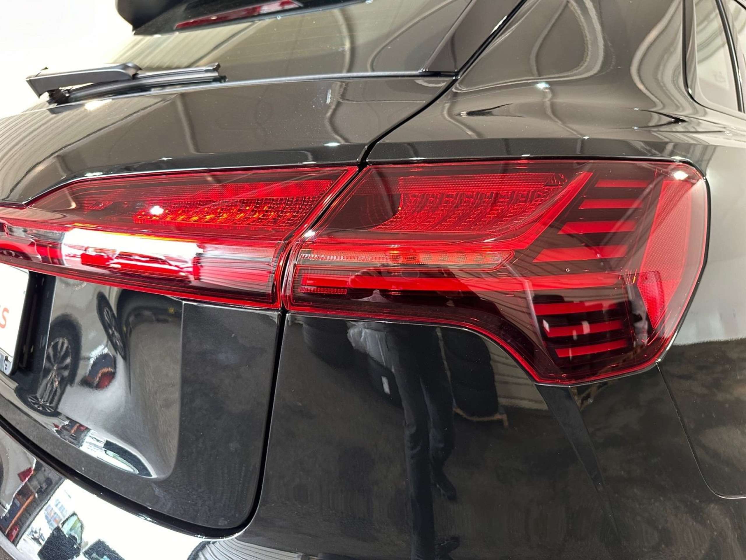 Audi - SQ8 e-tron