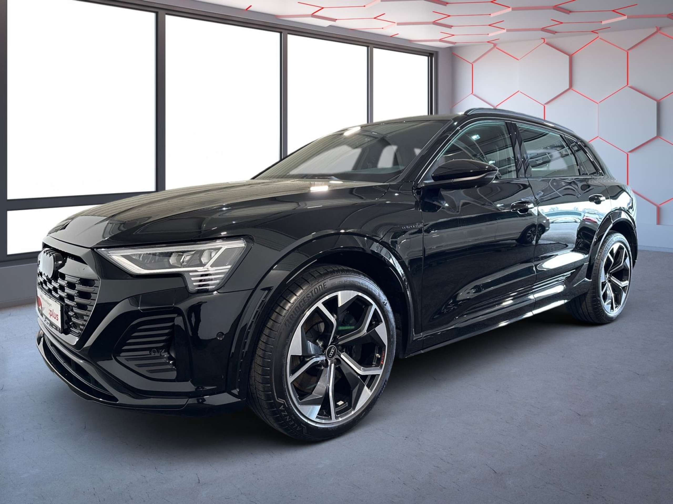 Audi - SQ8 e-tron