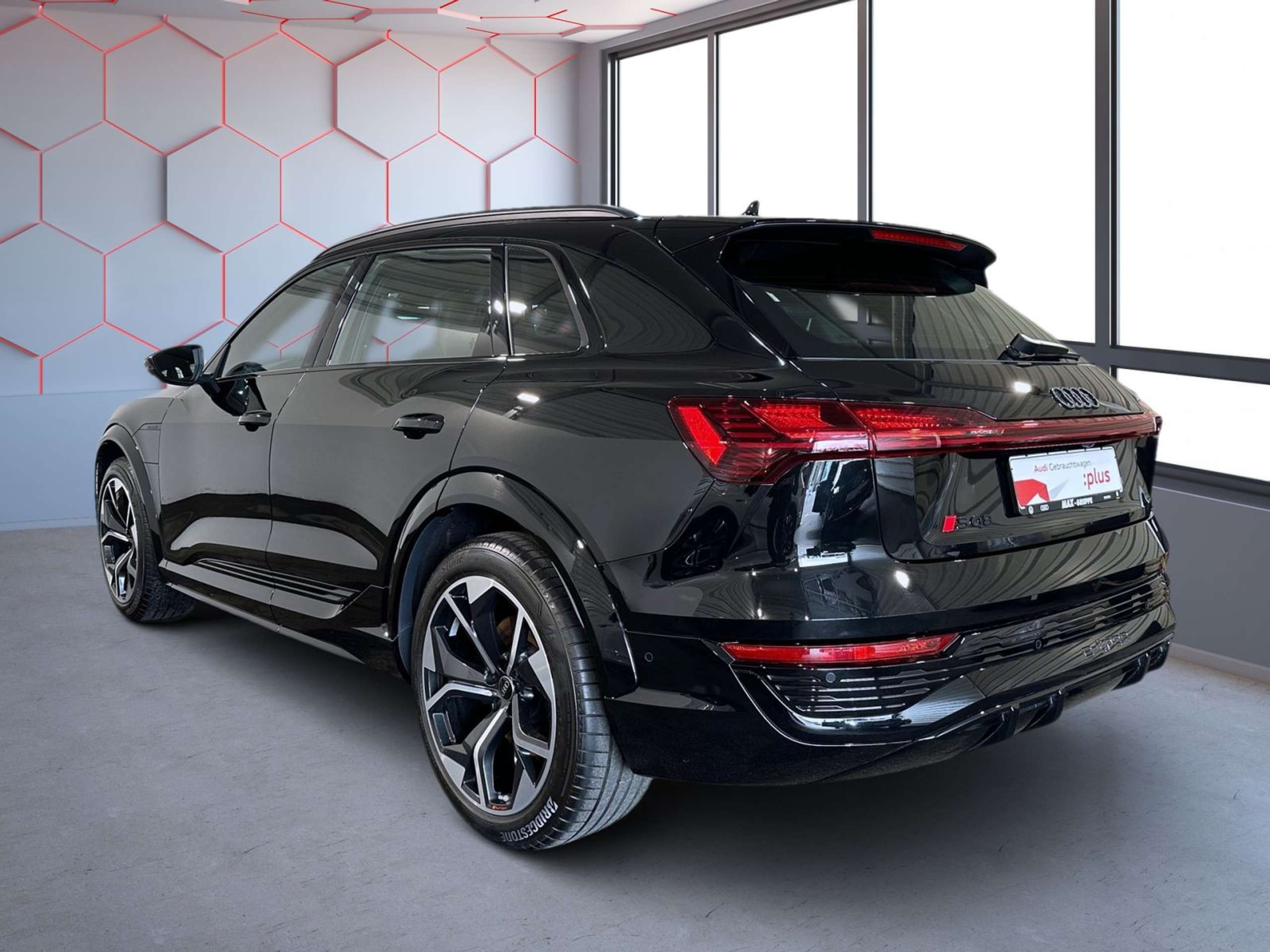 Audi - SQ8 e-tron