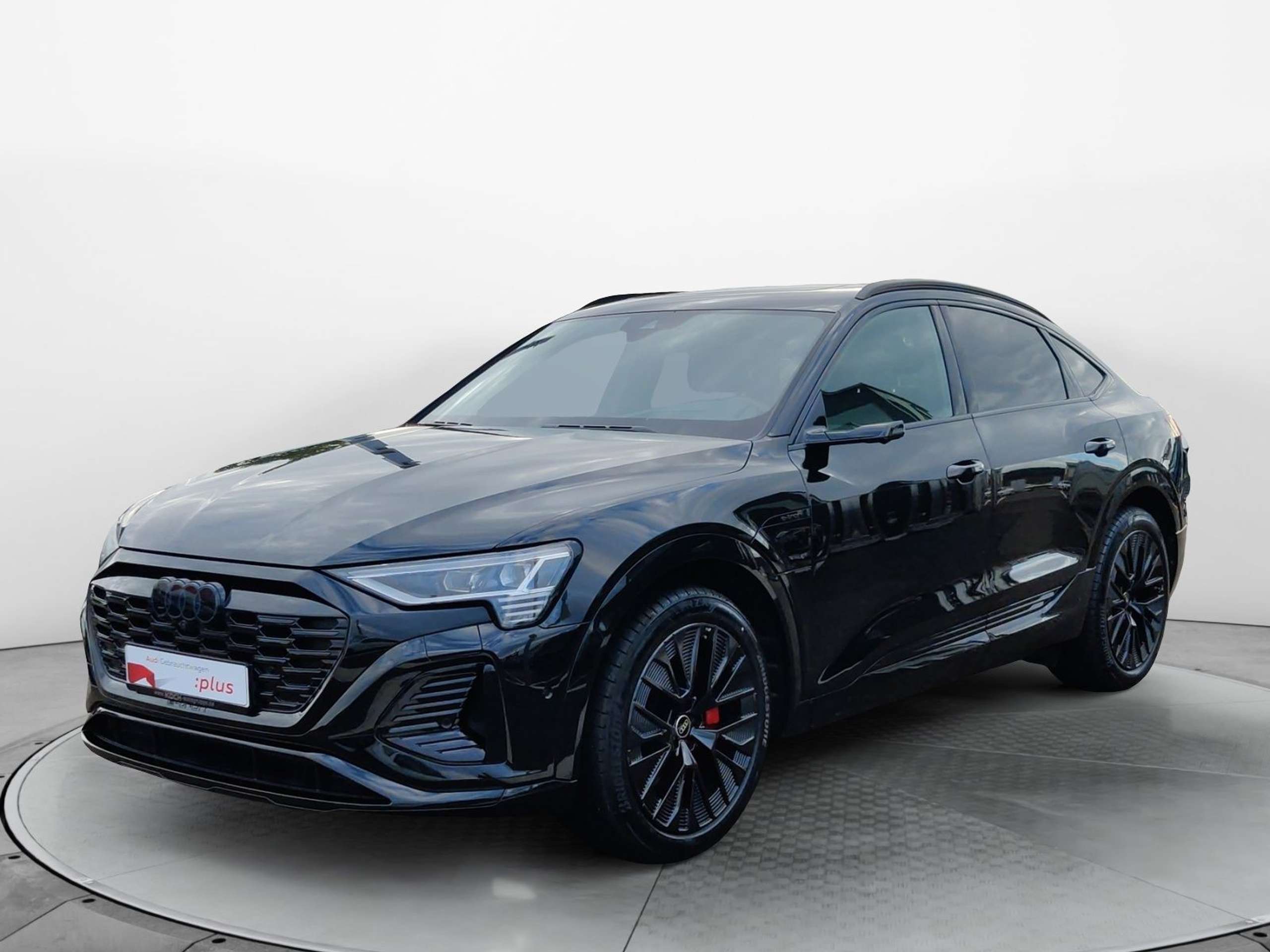 Audi - Q8 e-tron