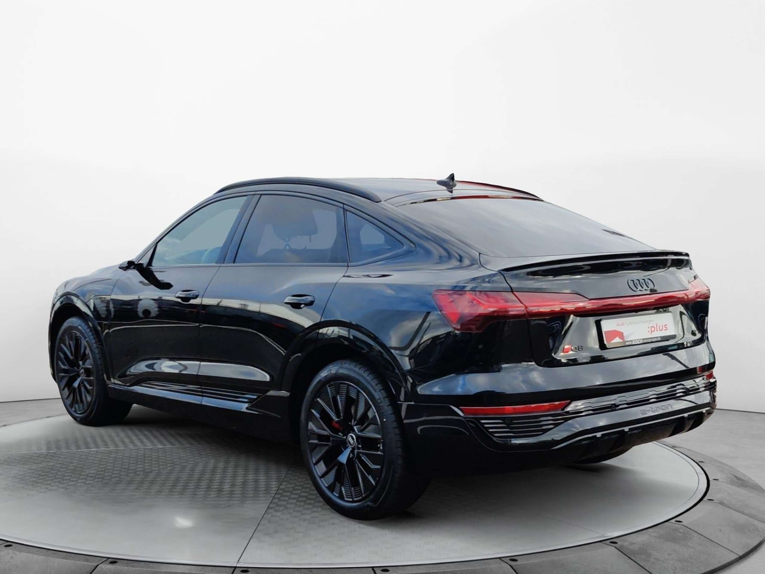 Audi - Q8 e-tron