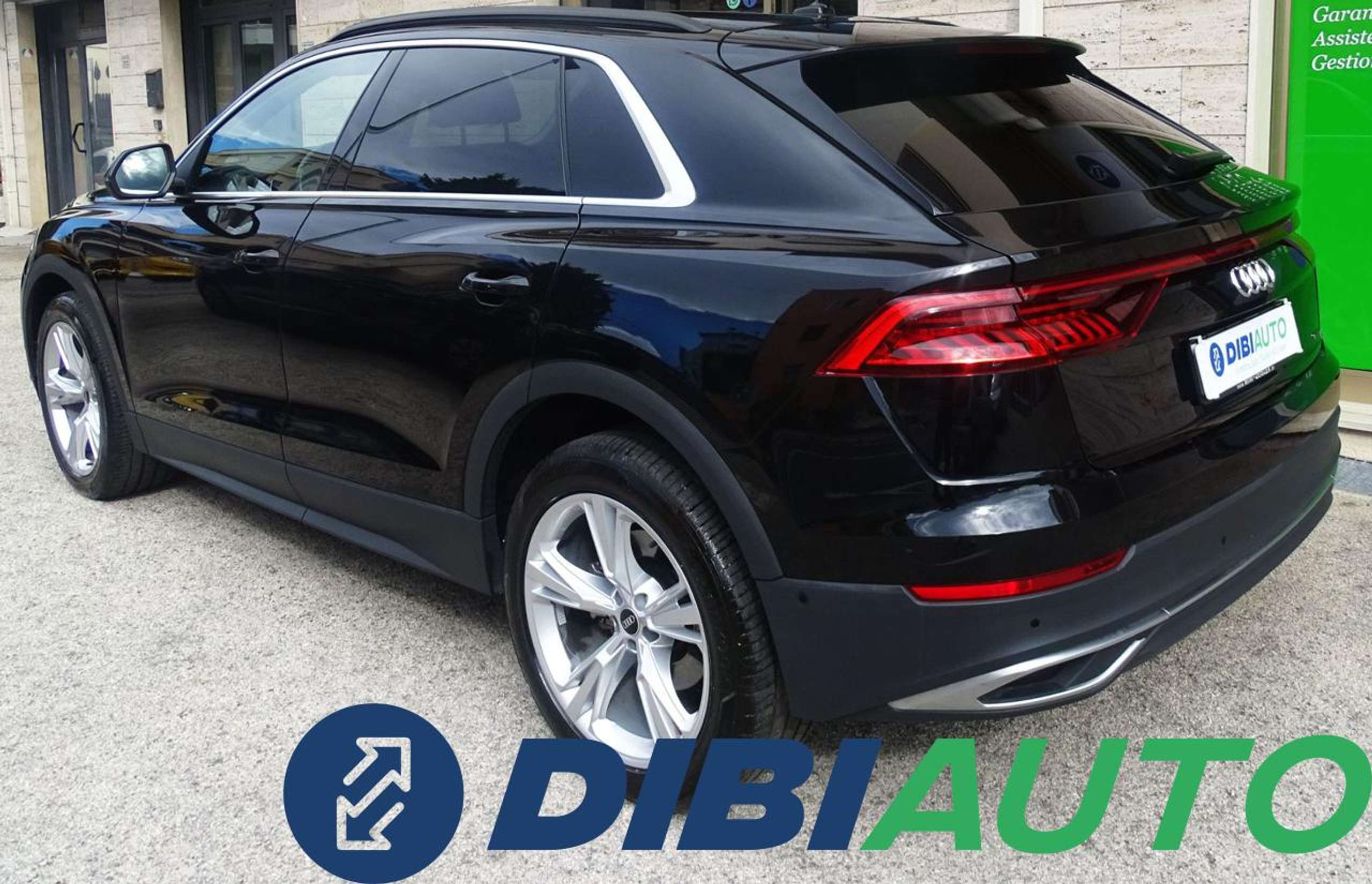 Audi - Q8