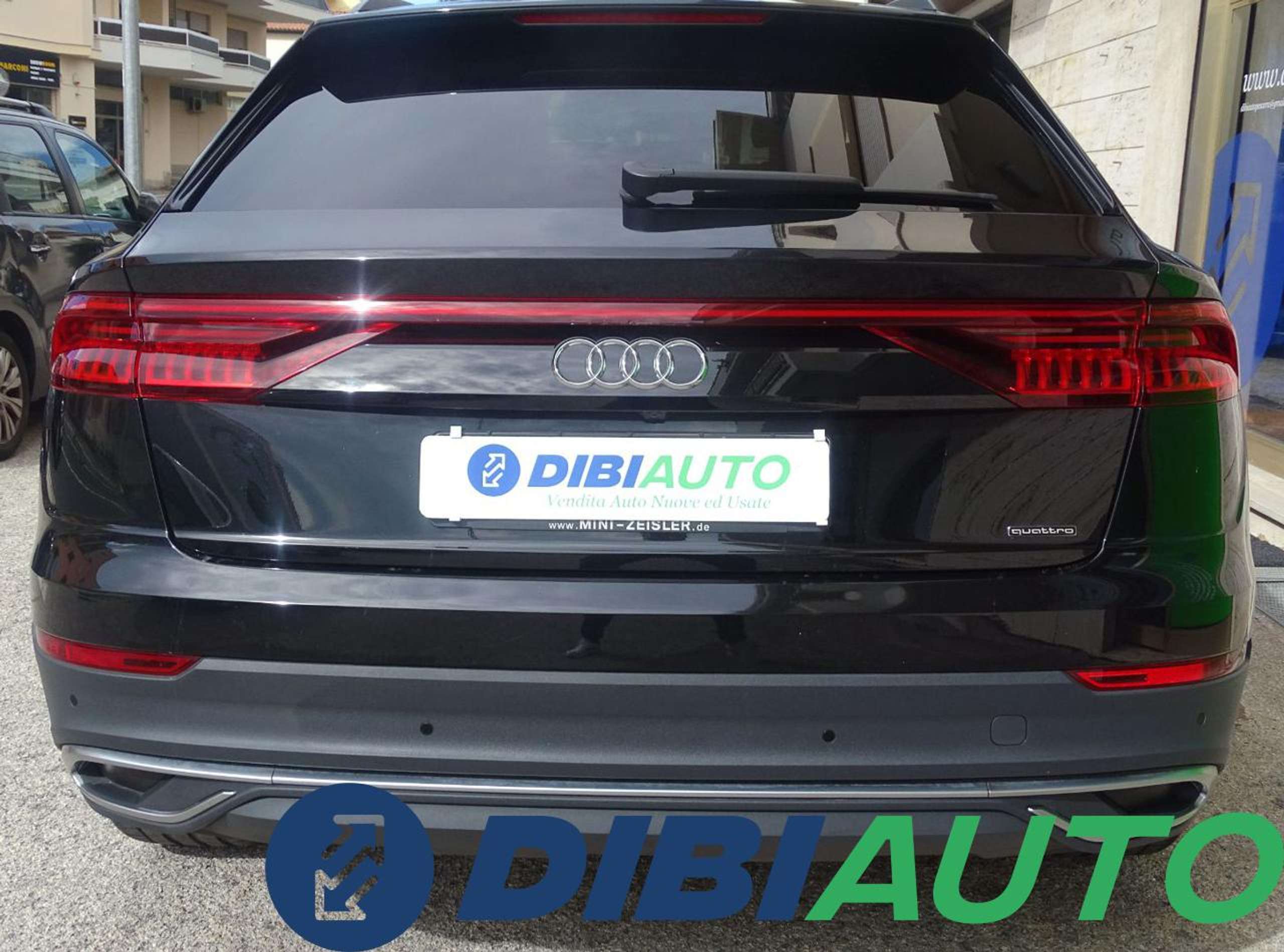 Audi - Q8