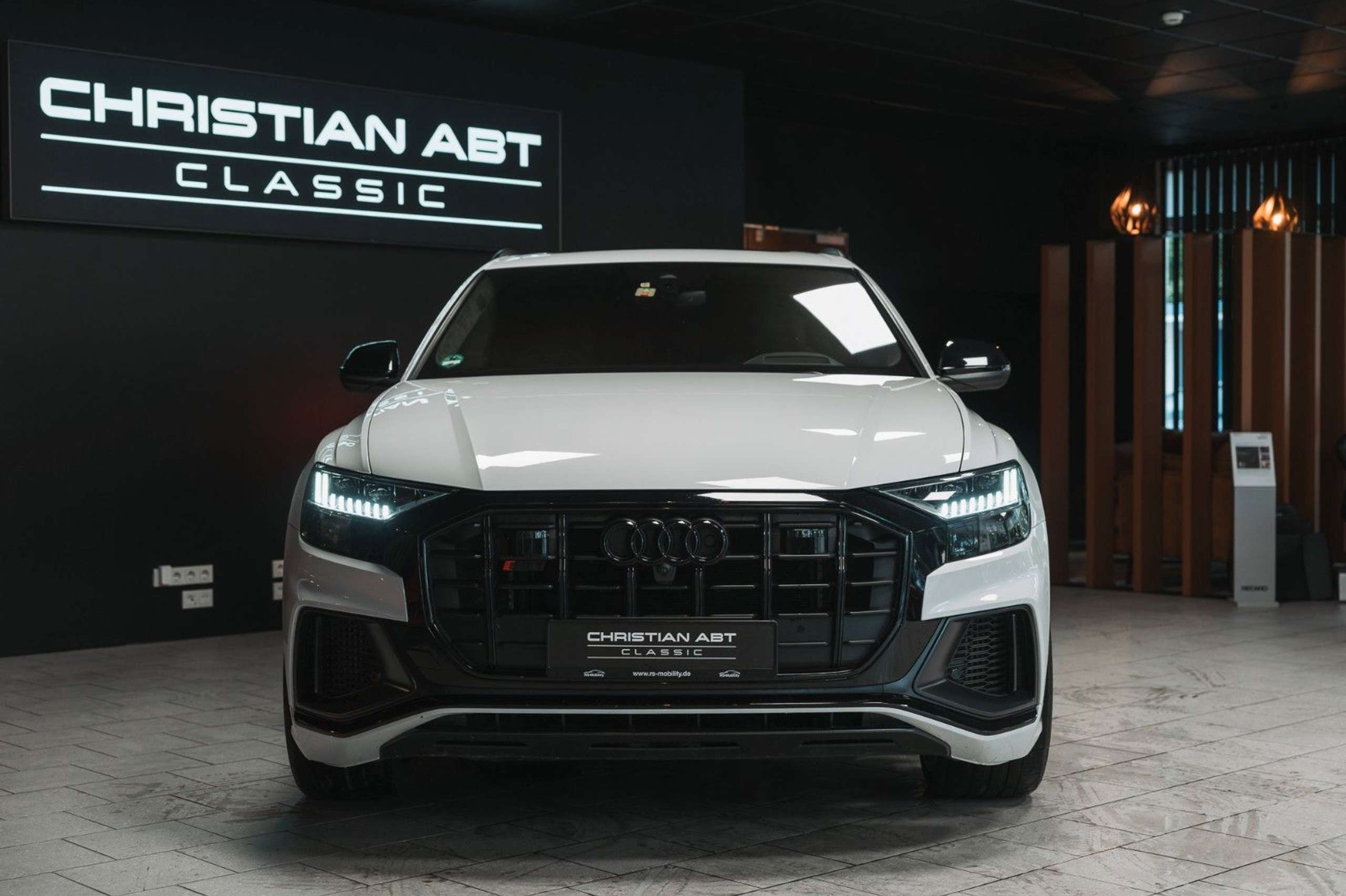 Audi - SQ8