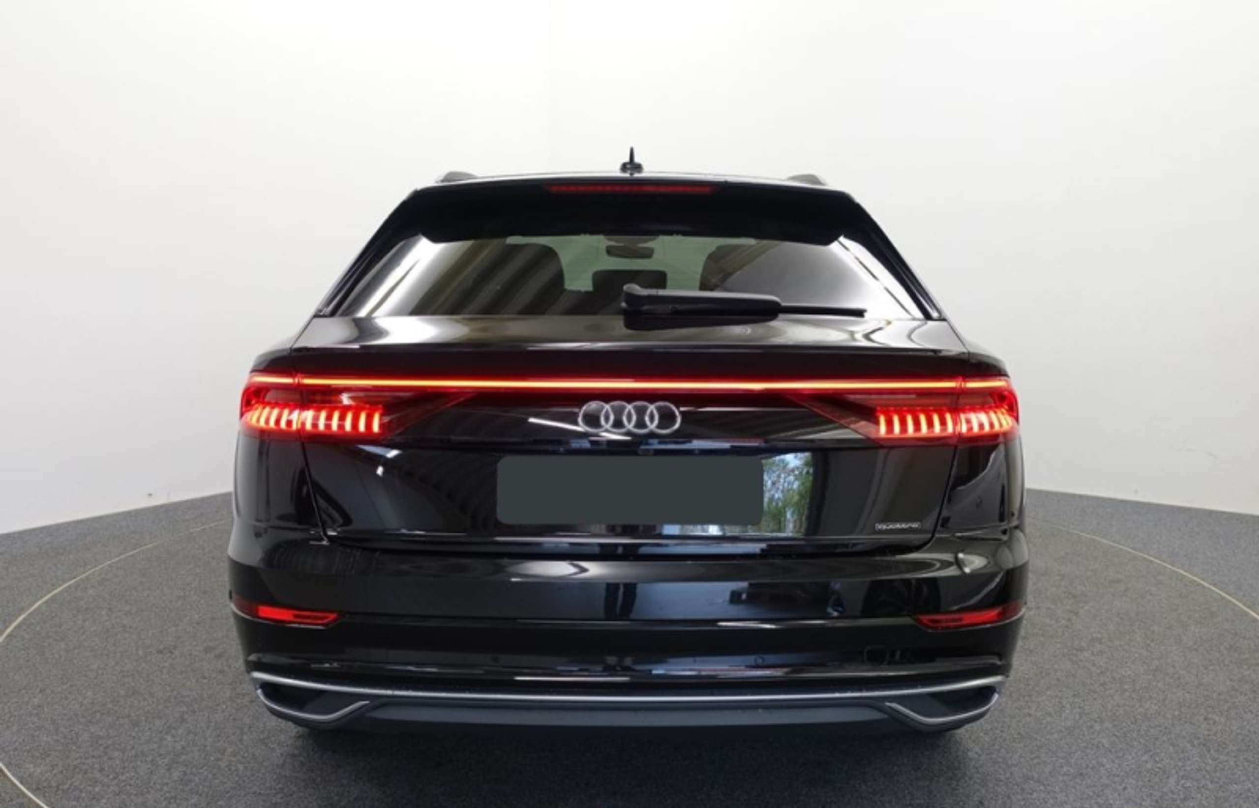 Audi - Q8