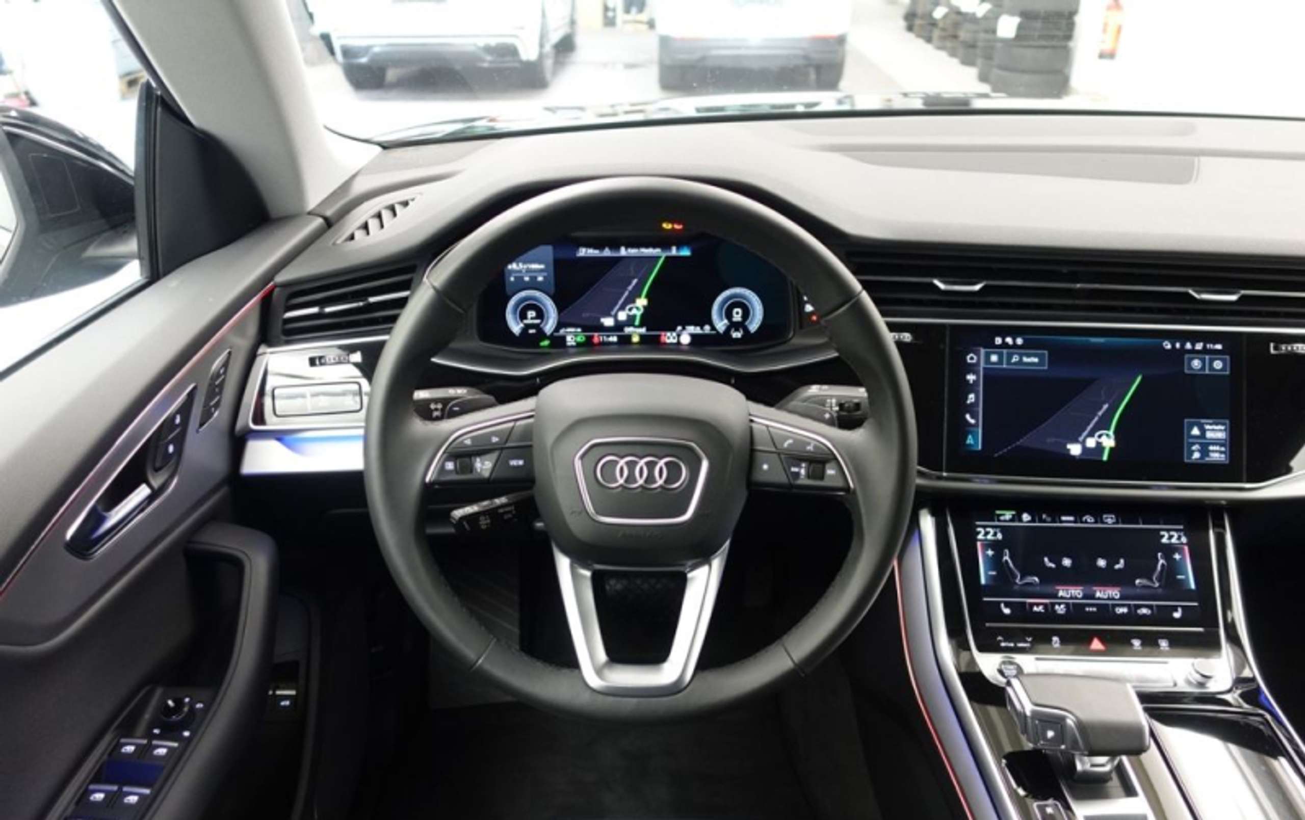 Audi - Q8