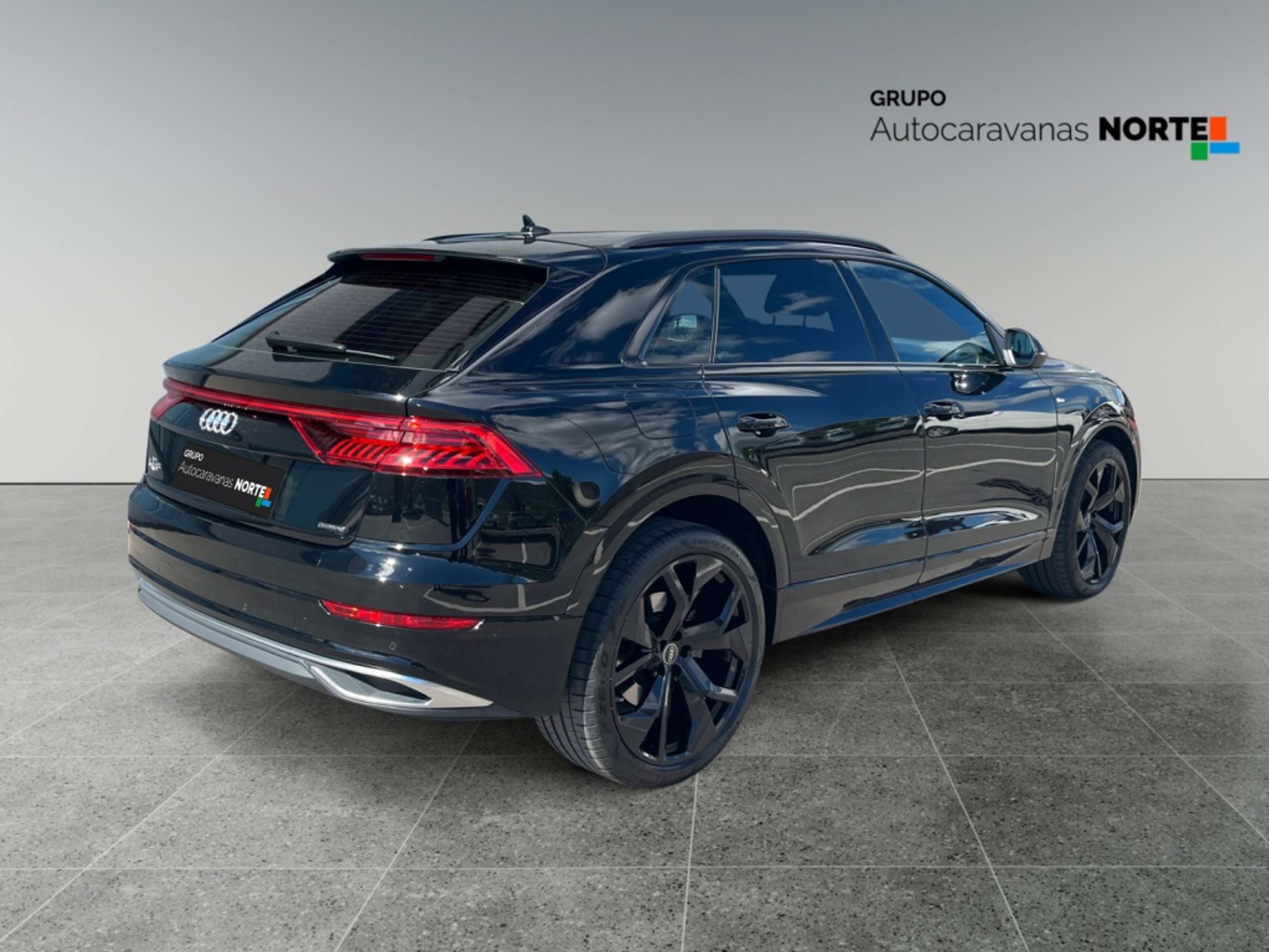 Audi - Q8