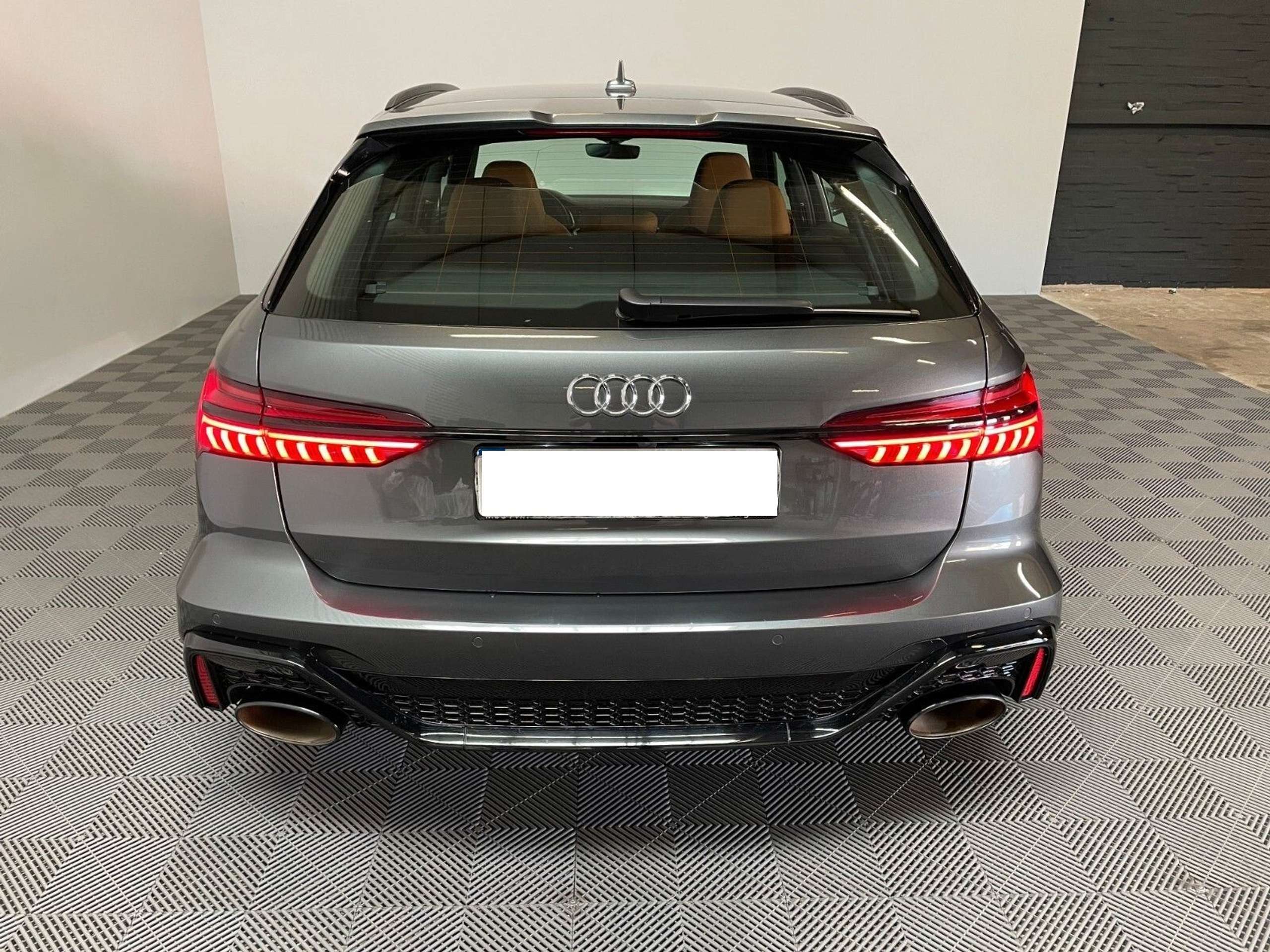 Audi - RS6