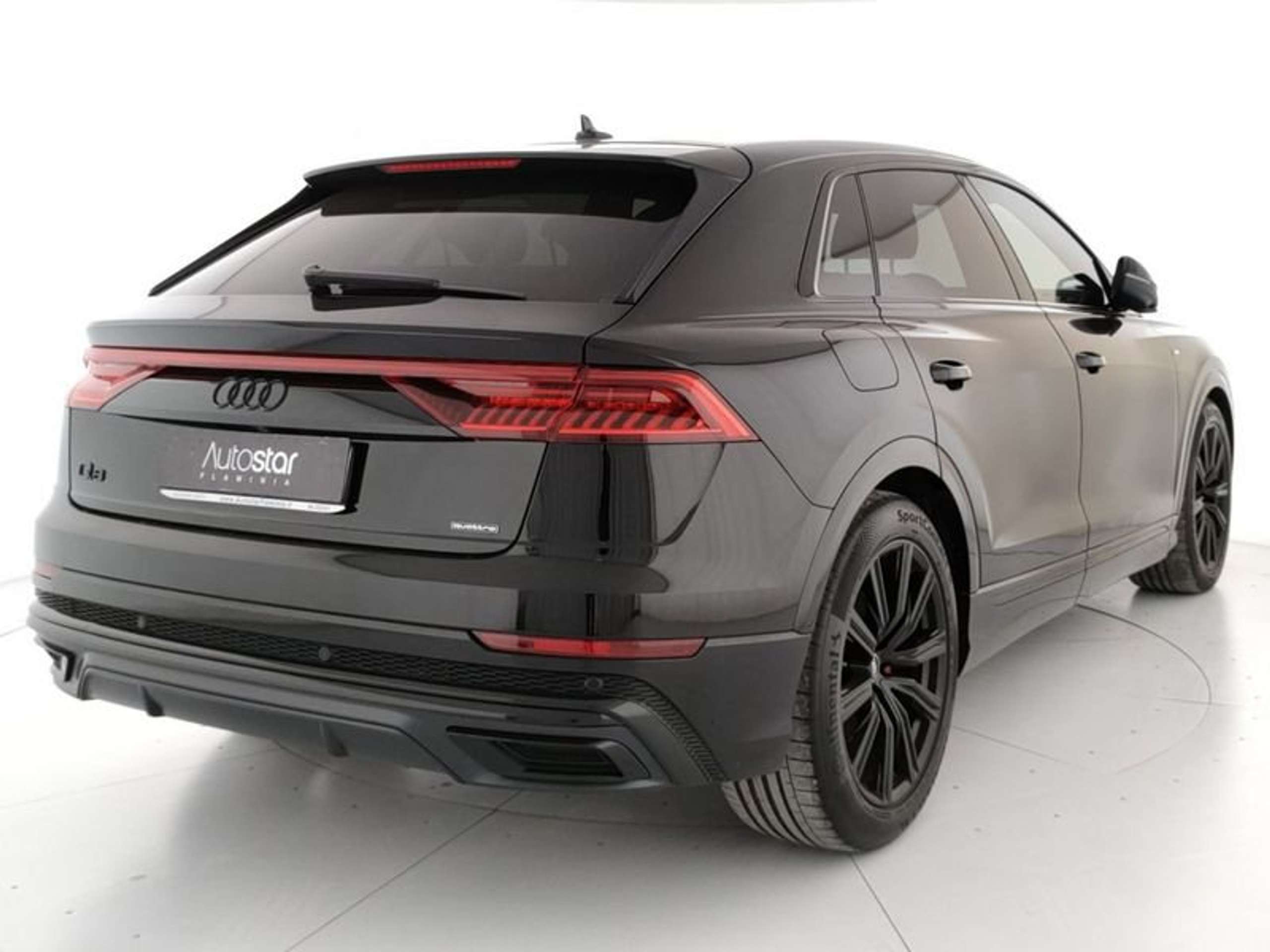 Audi - Q8