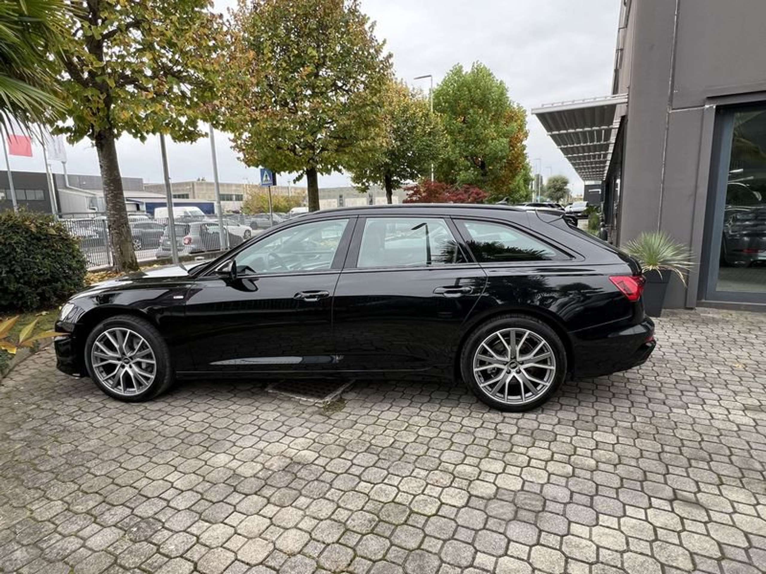 Audi - A6