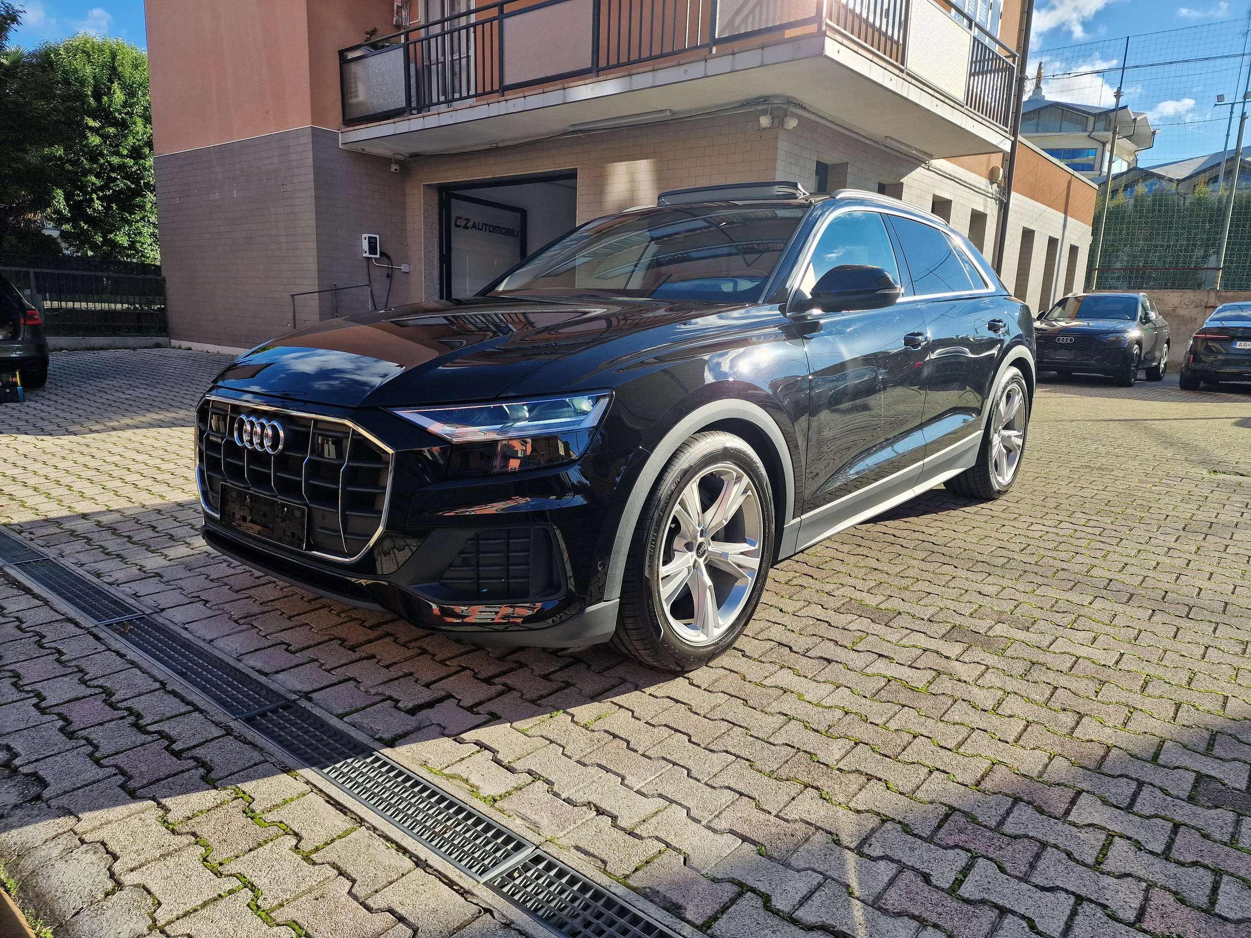 Audi - Q8