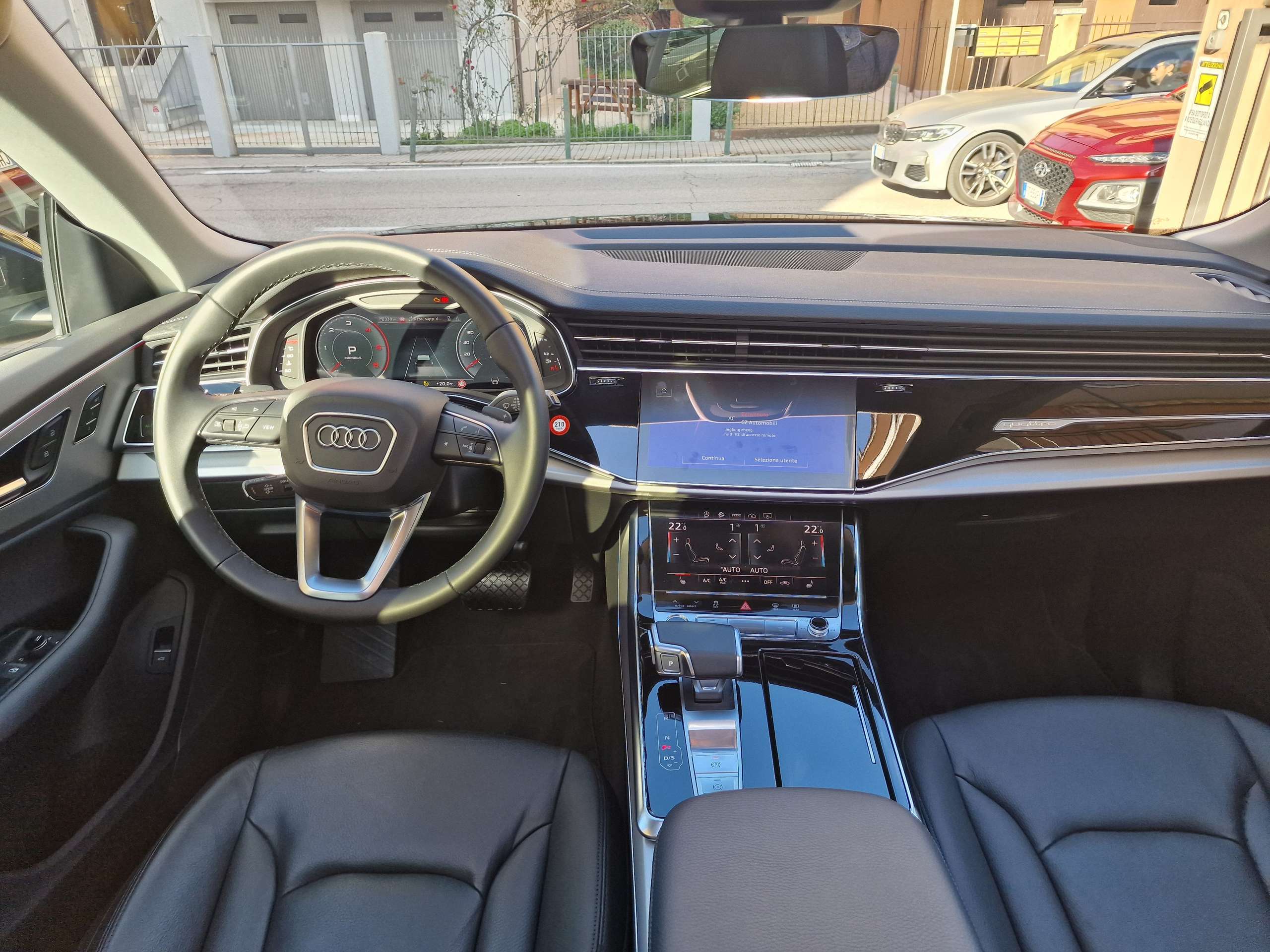 Audi - Q8