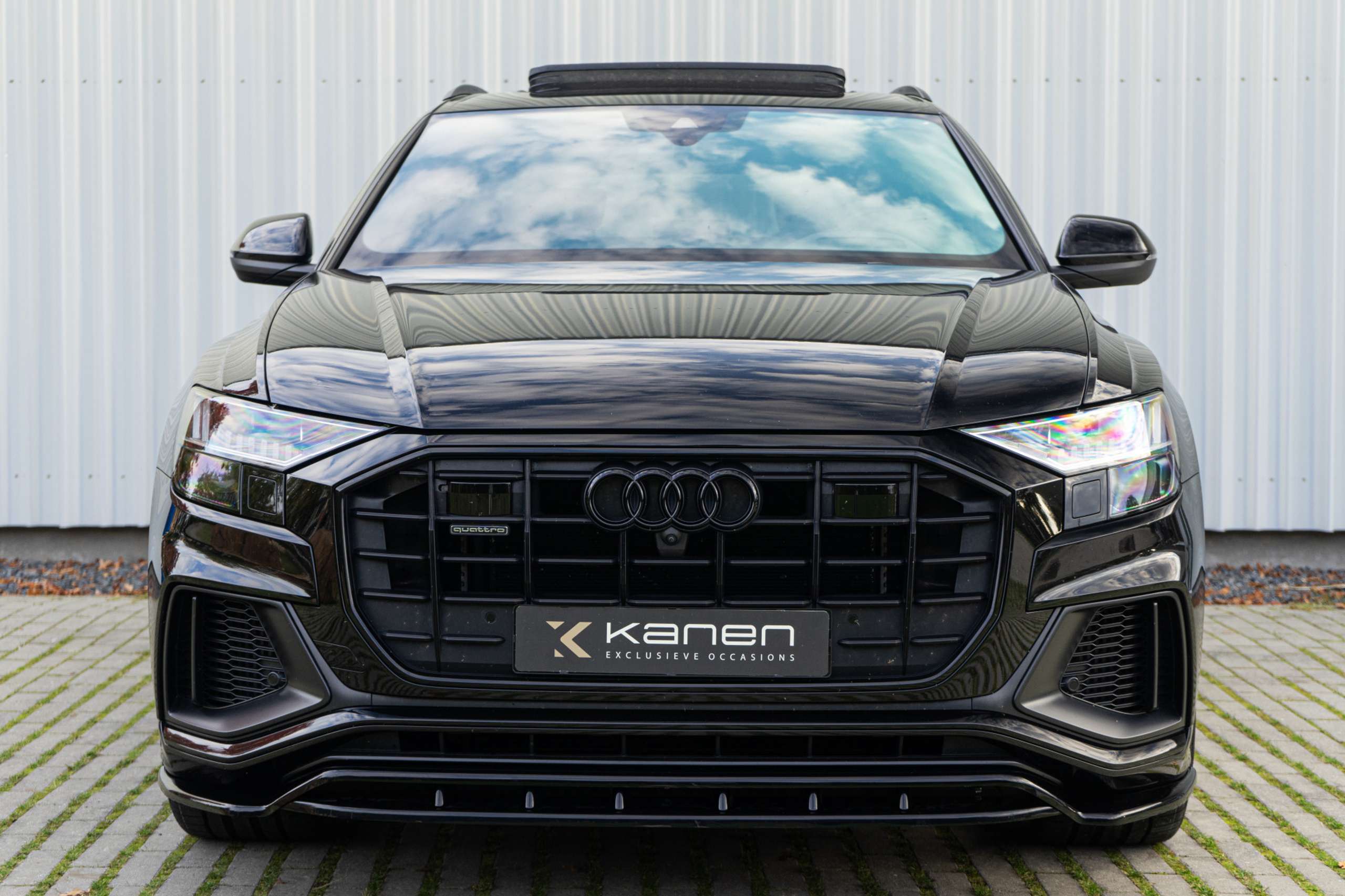 Audi - Q8