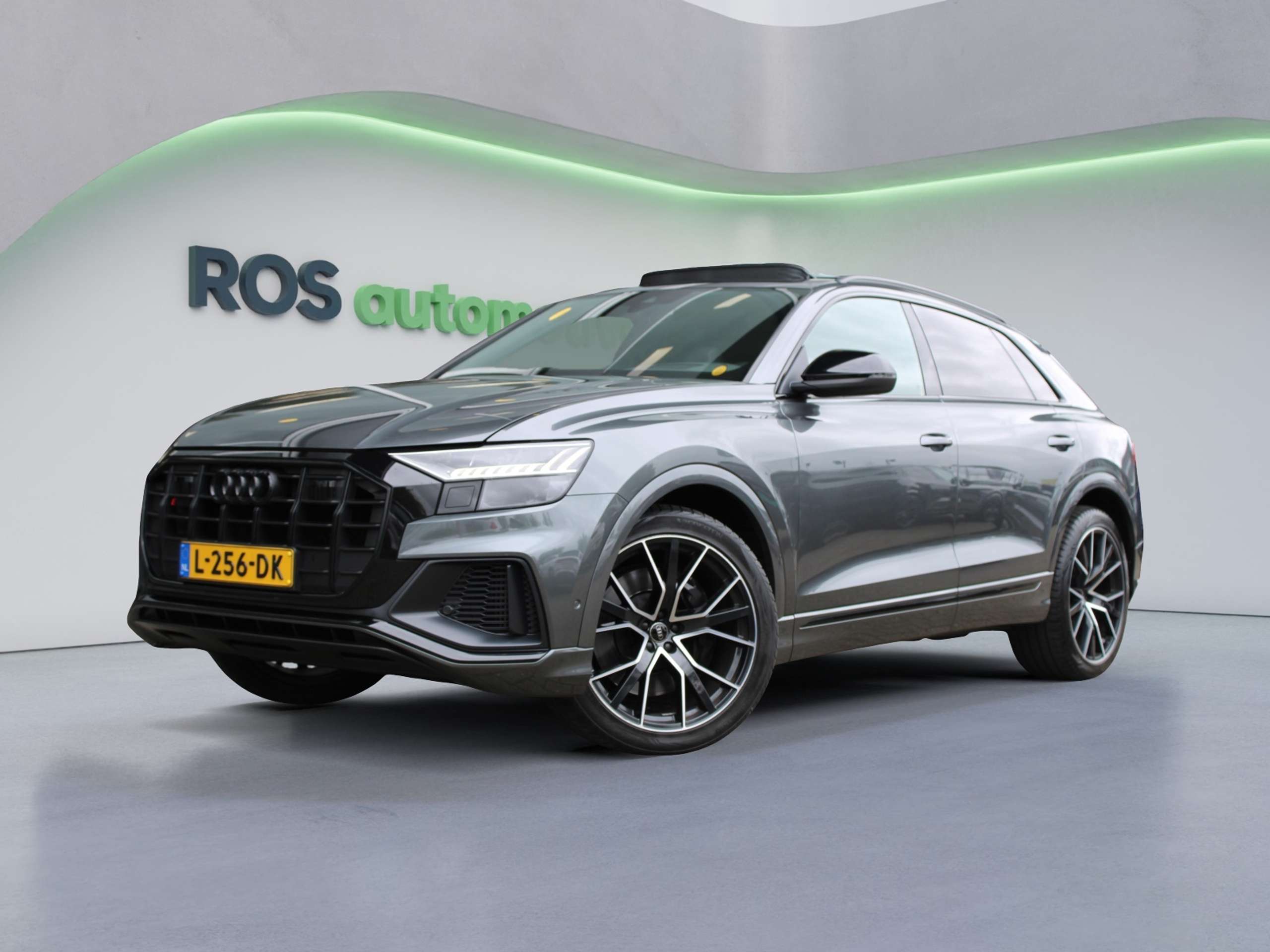 Audi - Q8