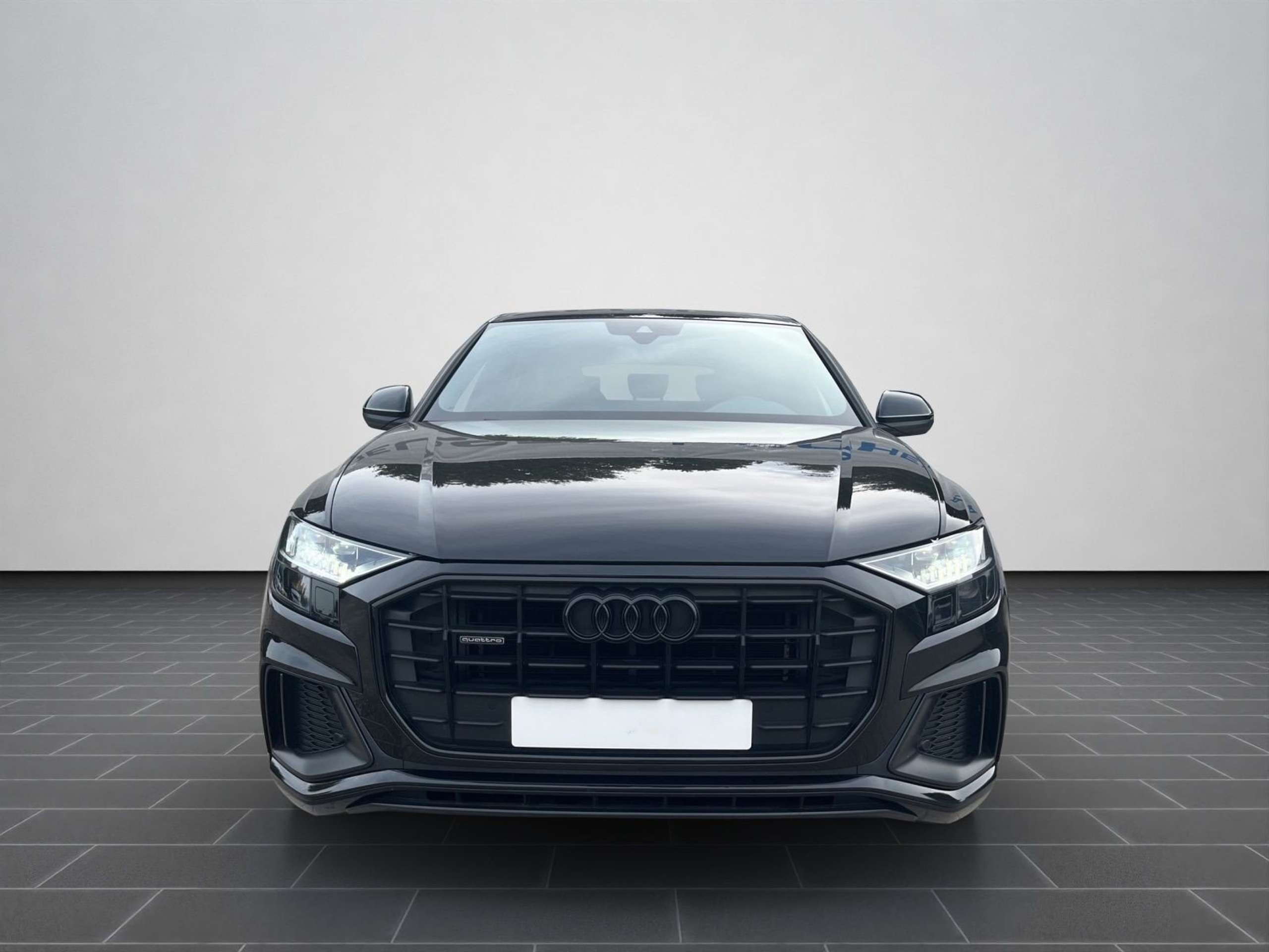 Audi - Q8