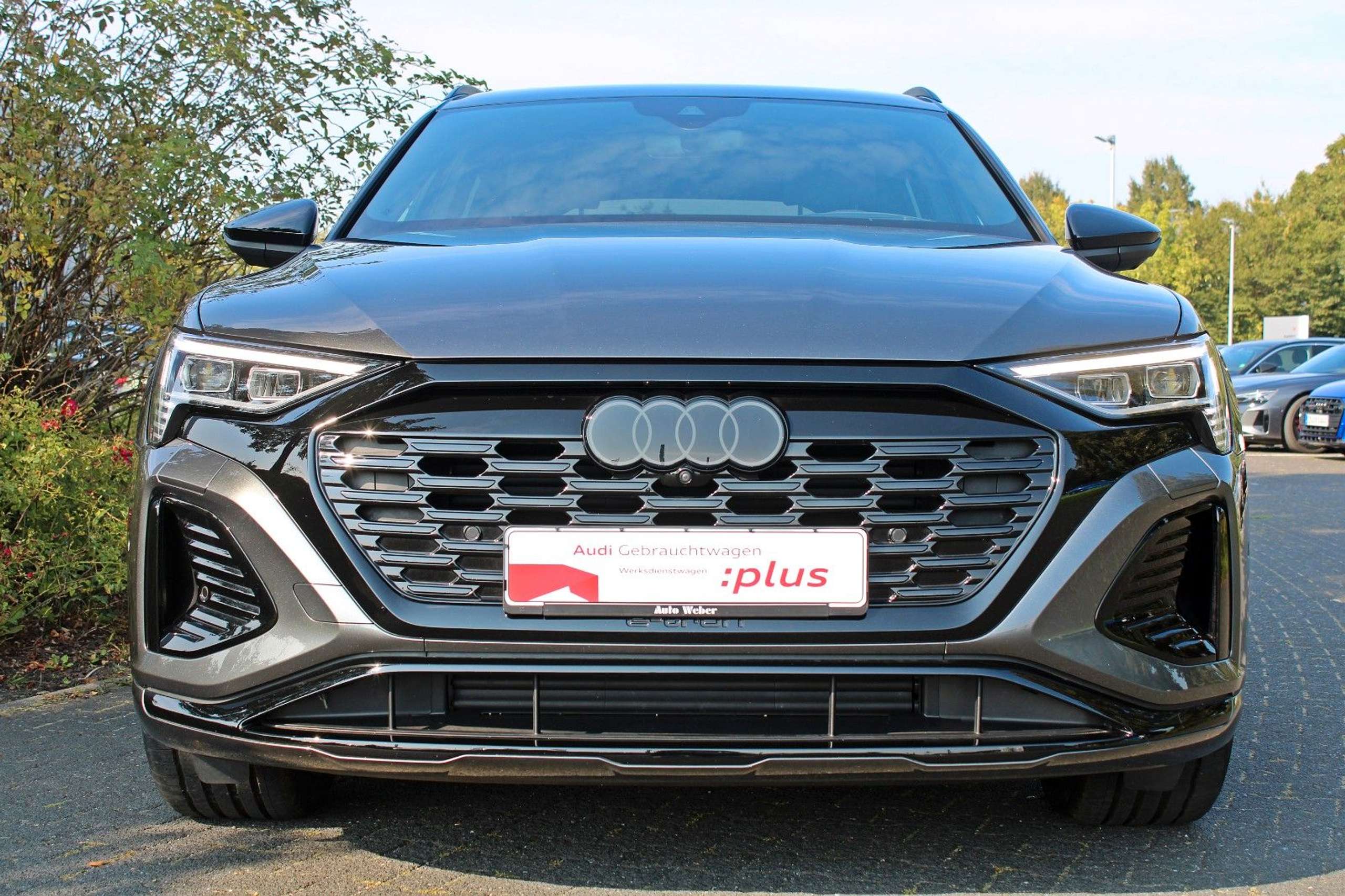 Audi - Q8 e-tron