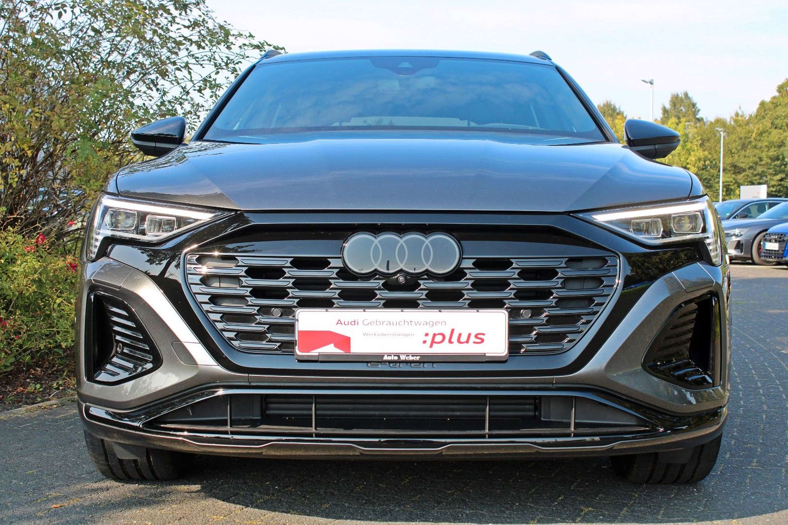 Audi - Q8