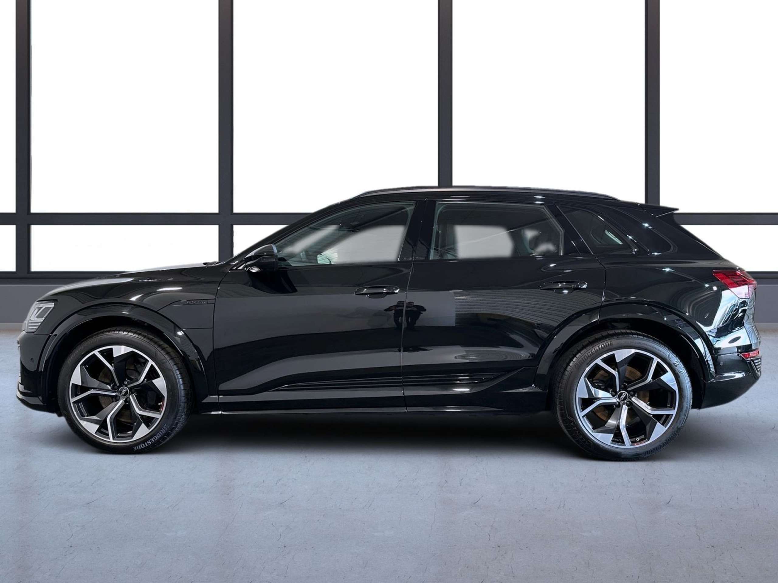 Audi - SQ8 e-tron