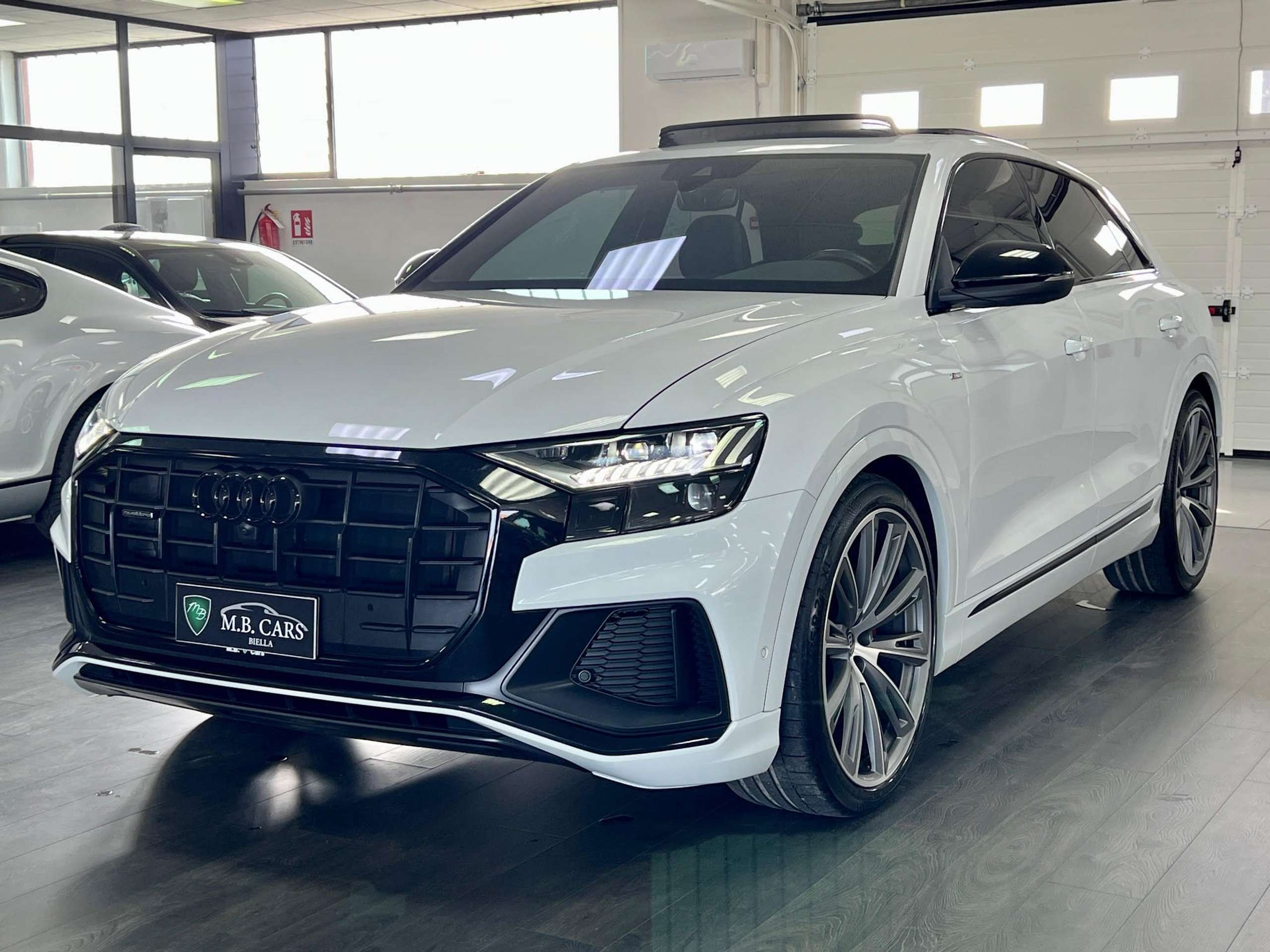 Audi - Q8