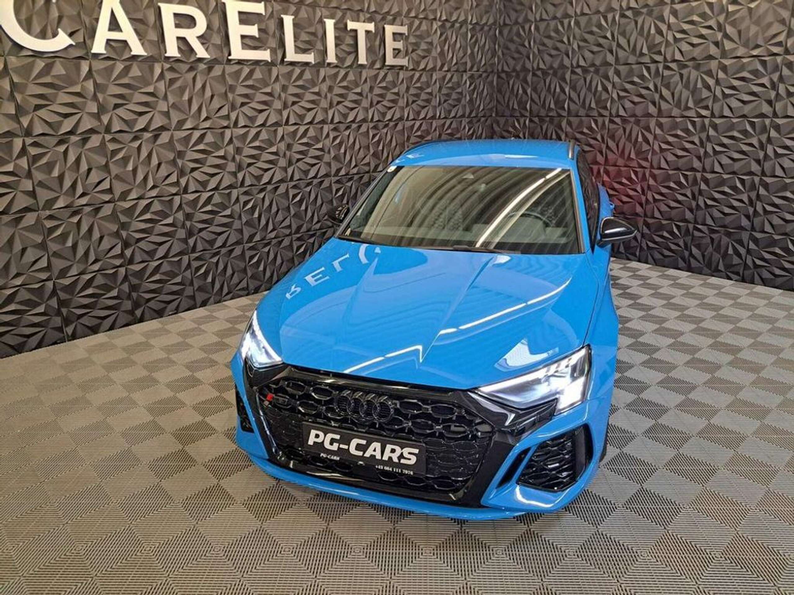 Audi - RS3