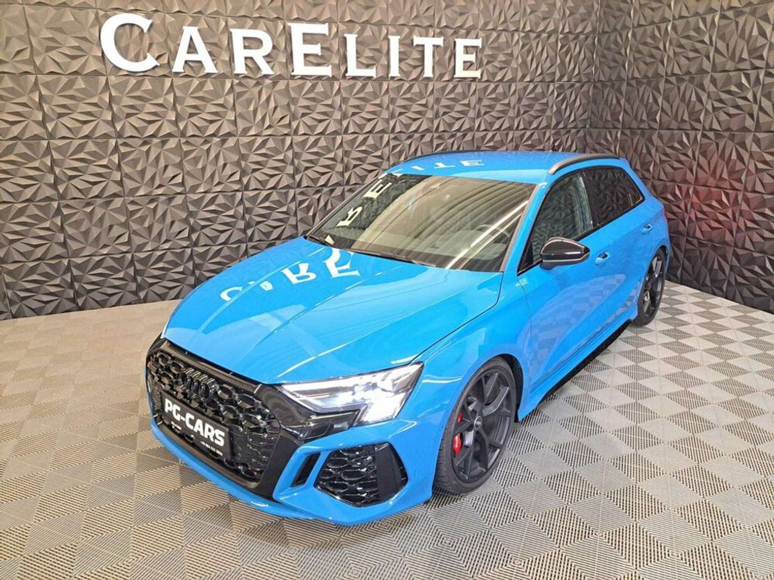 Audi - RS3