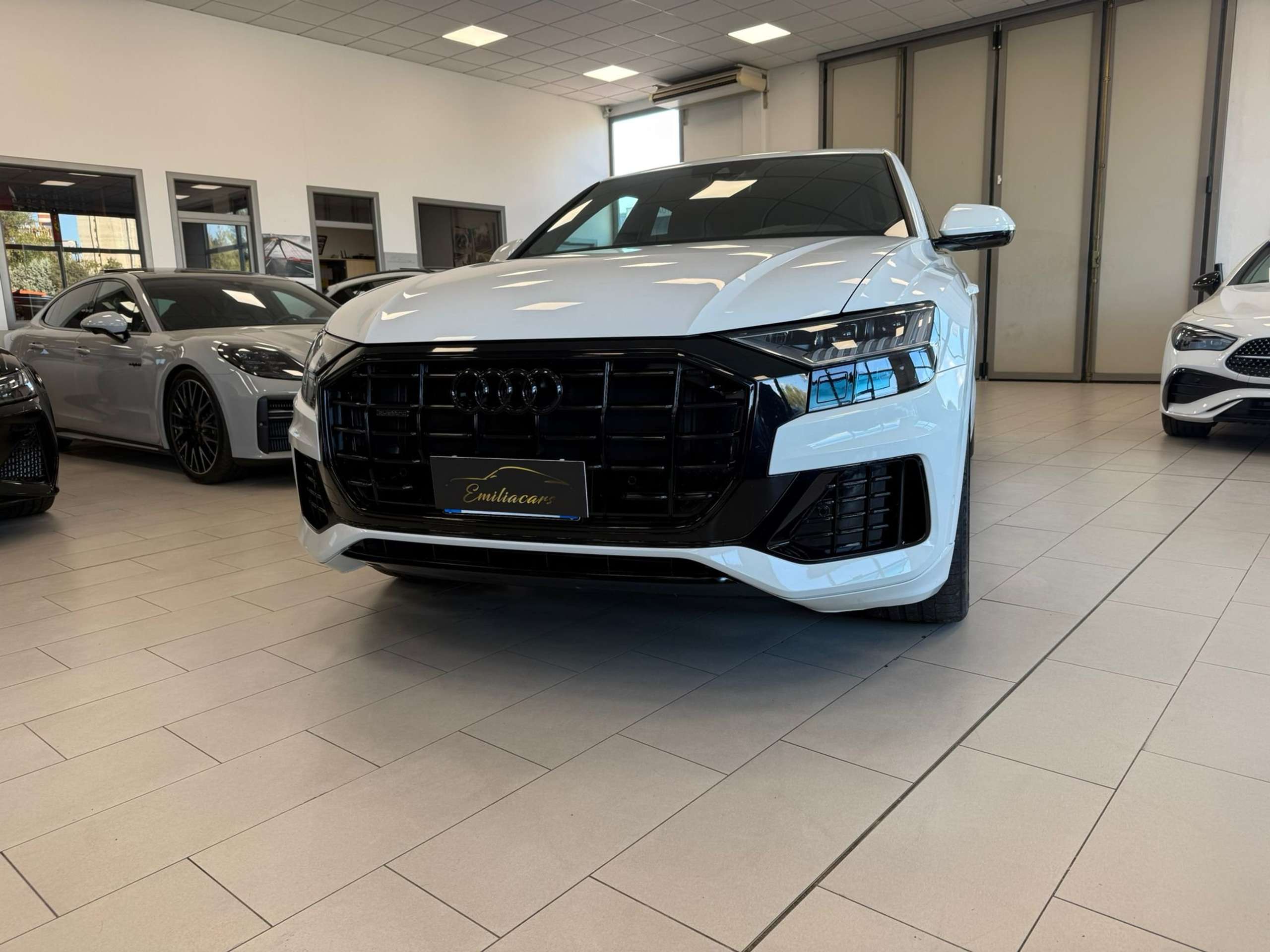 Audi - Q8