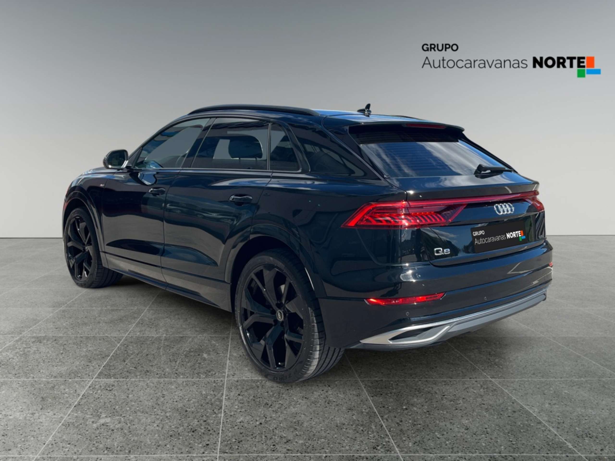 Audi - Q8